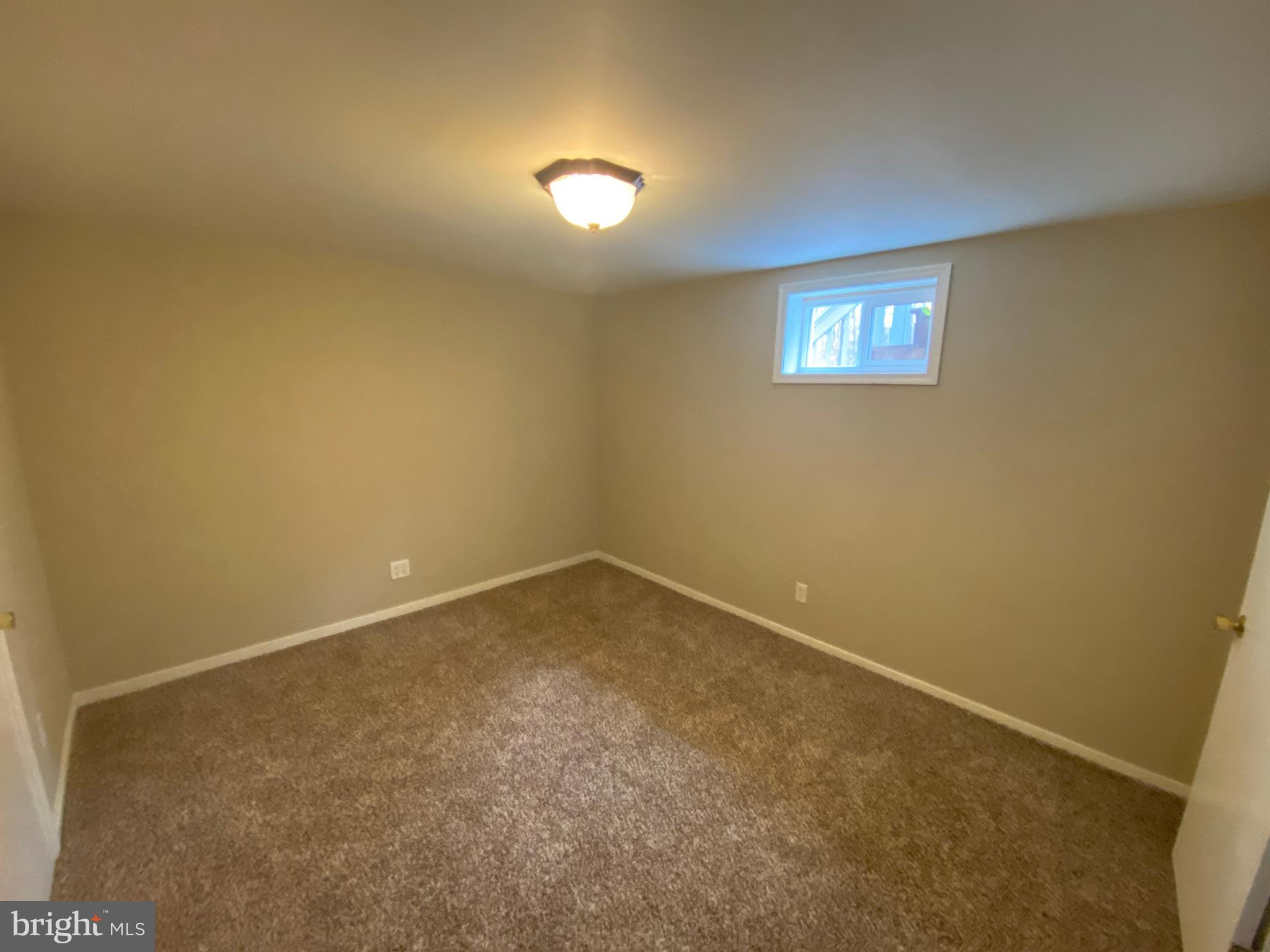 LAKE LAND - Residential Lease