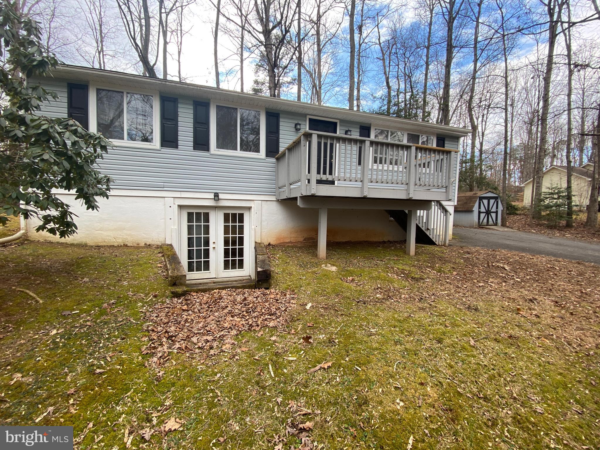 LAKE LAND - Residential Lease