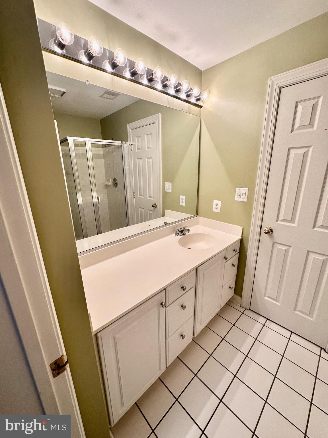 FAIRFIELD HOUSE - Residential Lease