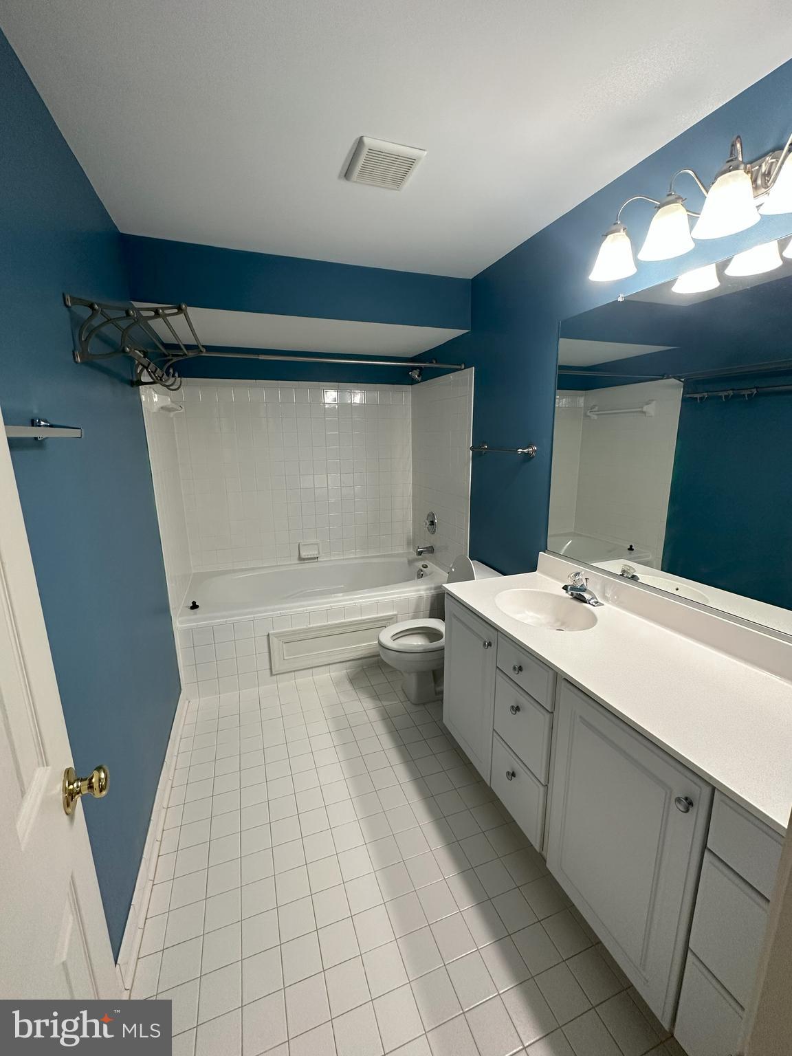 FAIRFIELD HOUSE - Residential Lease