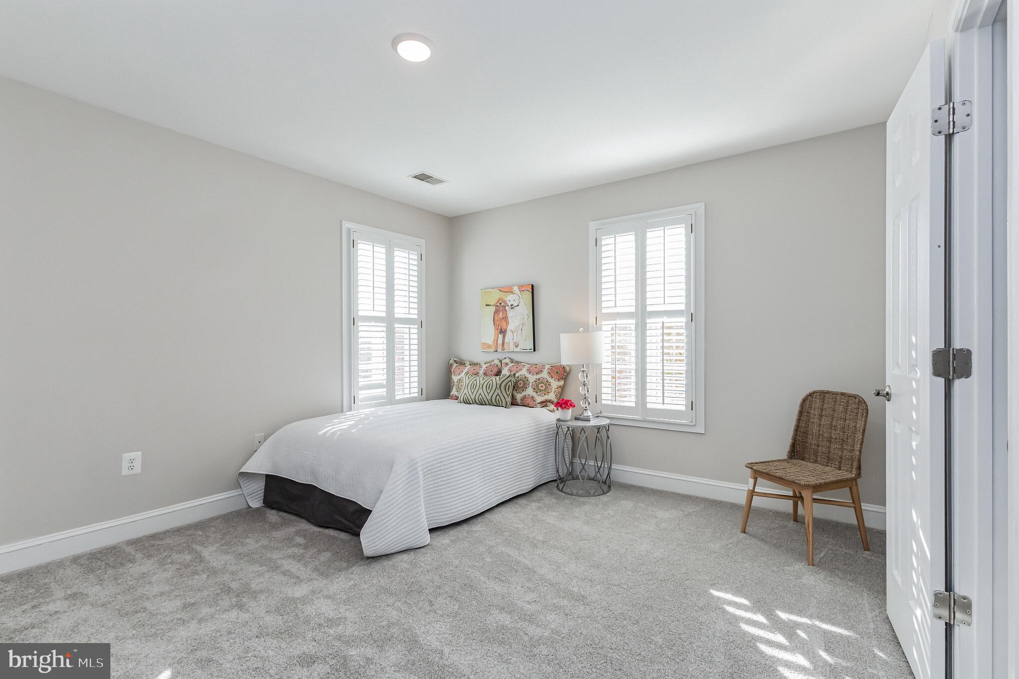 DAMASCUS OUTSIDE - Residential