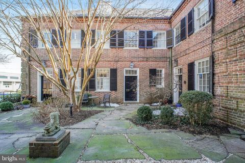 Townhouse For Rent - 1216 Sophia Street<br/> FREDERICKSBURG, VA 22401