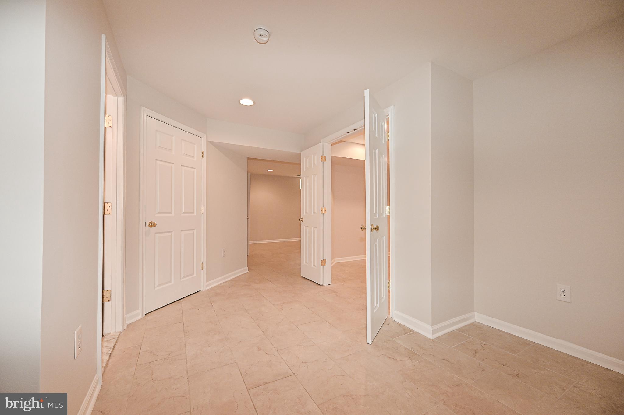 COURTS OF LAUREL CREST - Residential