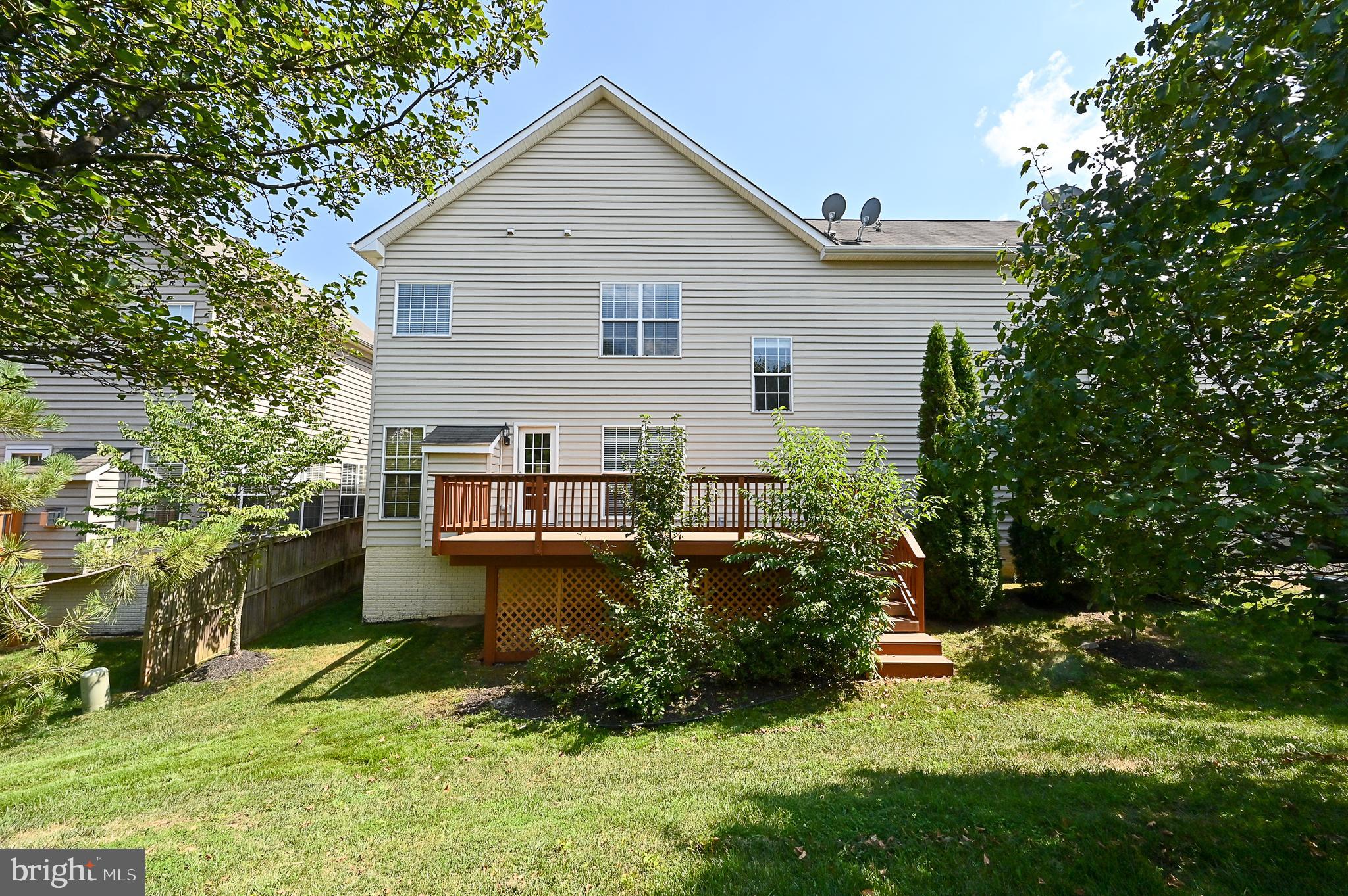 COURTS OF LAUREL CREST - Residential