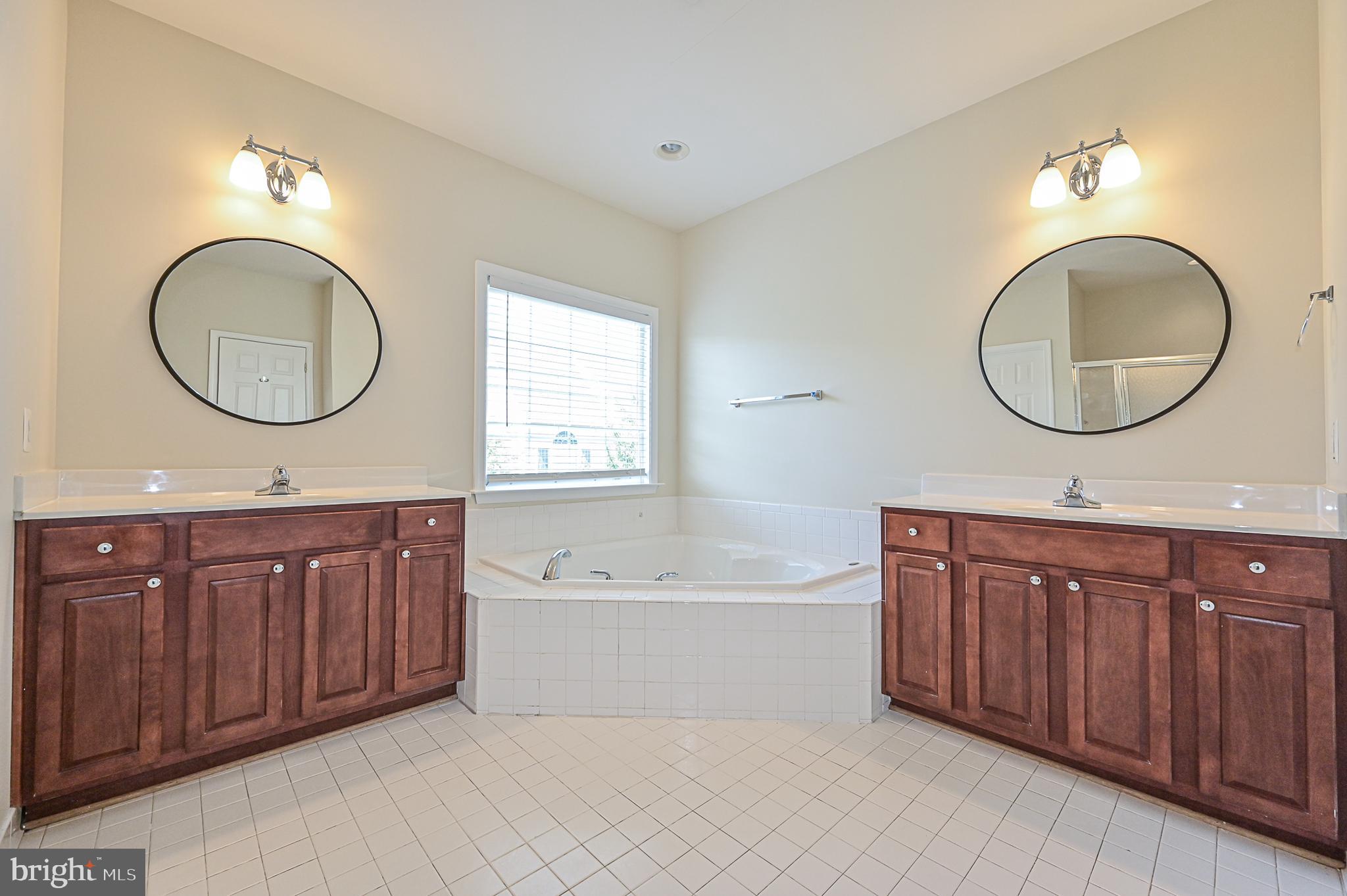 COURTS OF LAUREL CREST - Residential