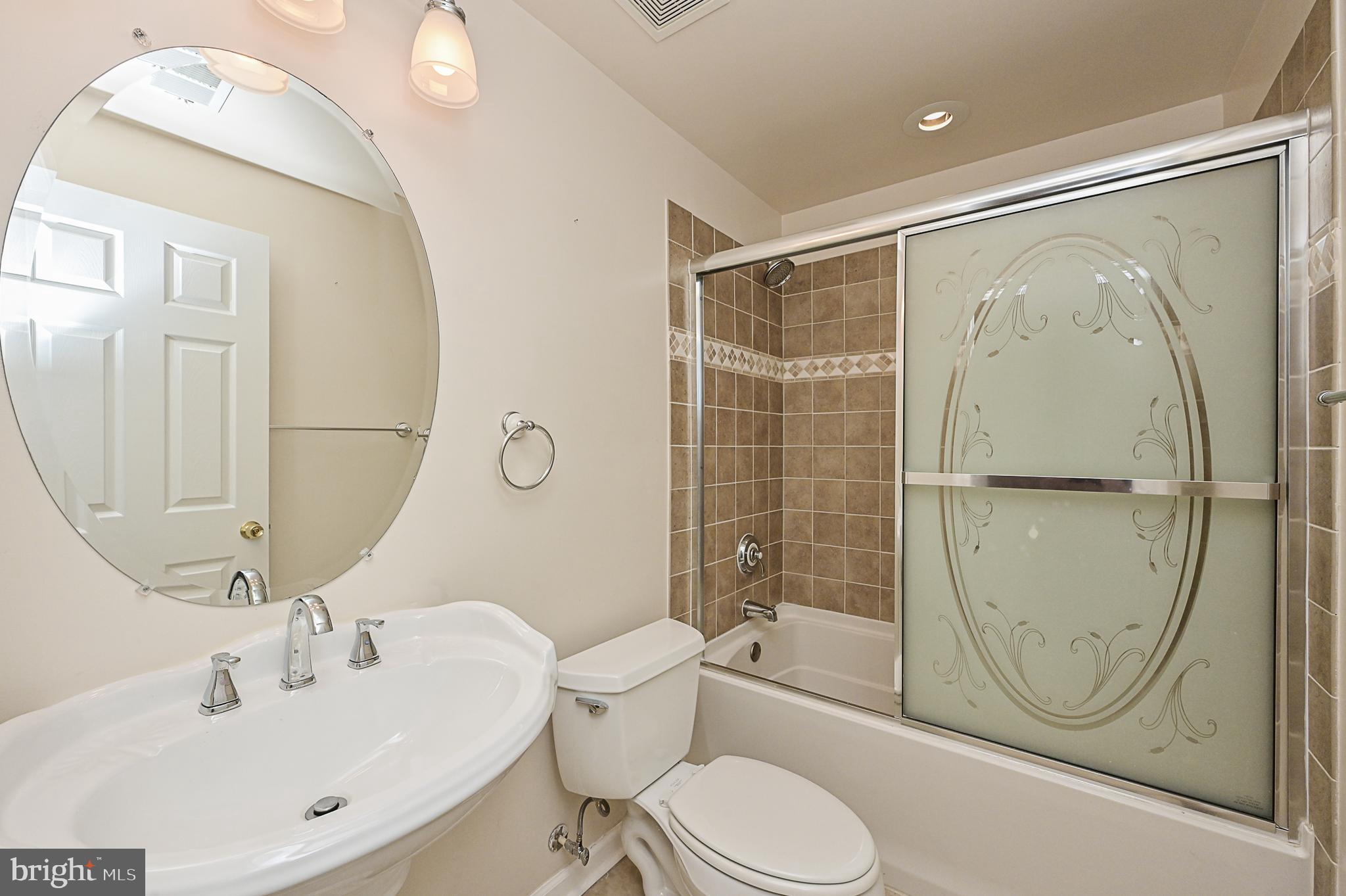 COURTS OF LAUREL CREST - Residential