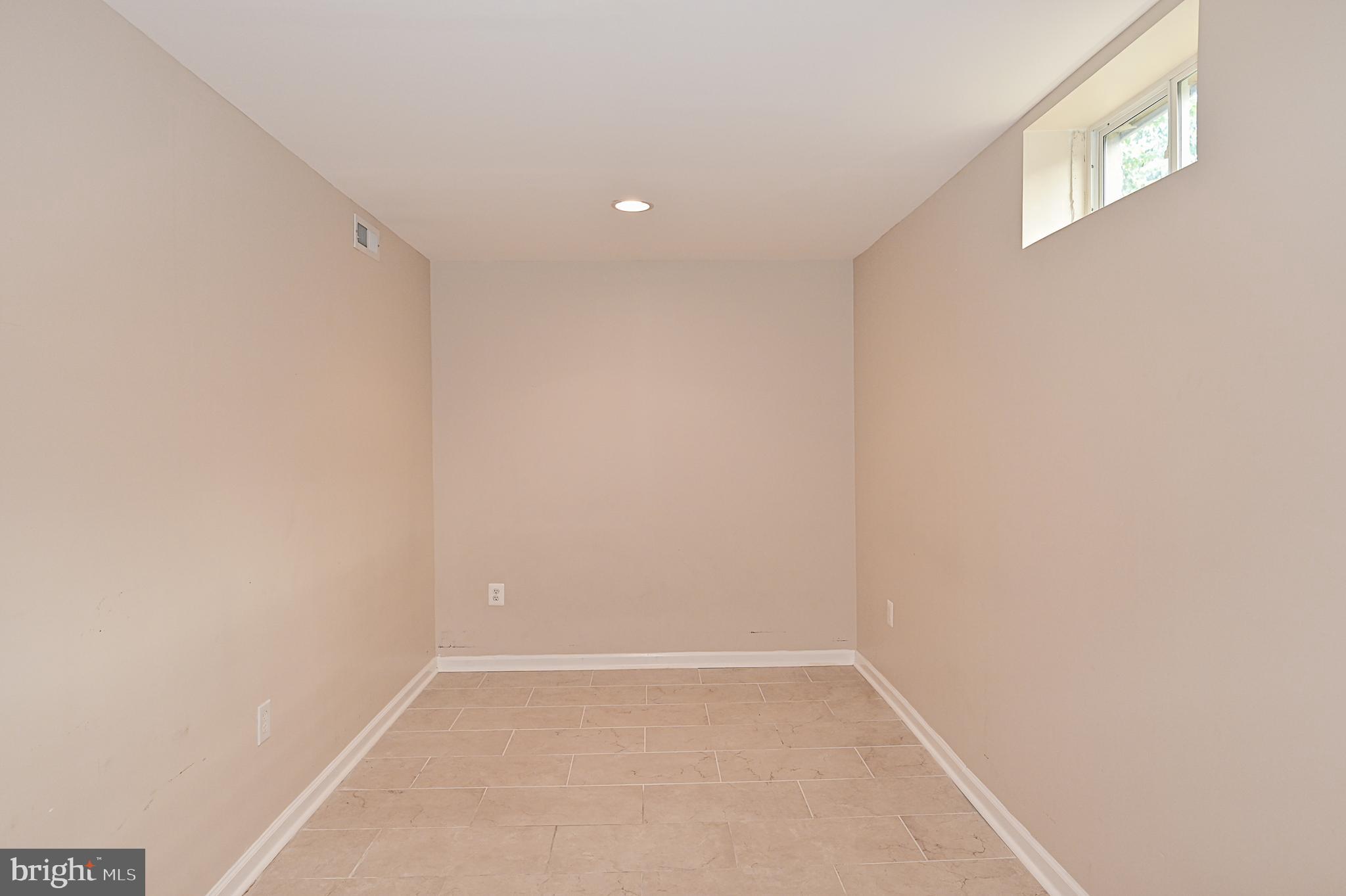 COURTS OF LAUREL CREST - Residential