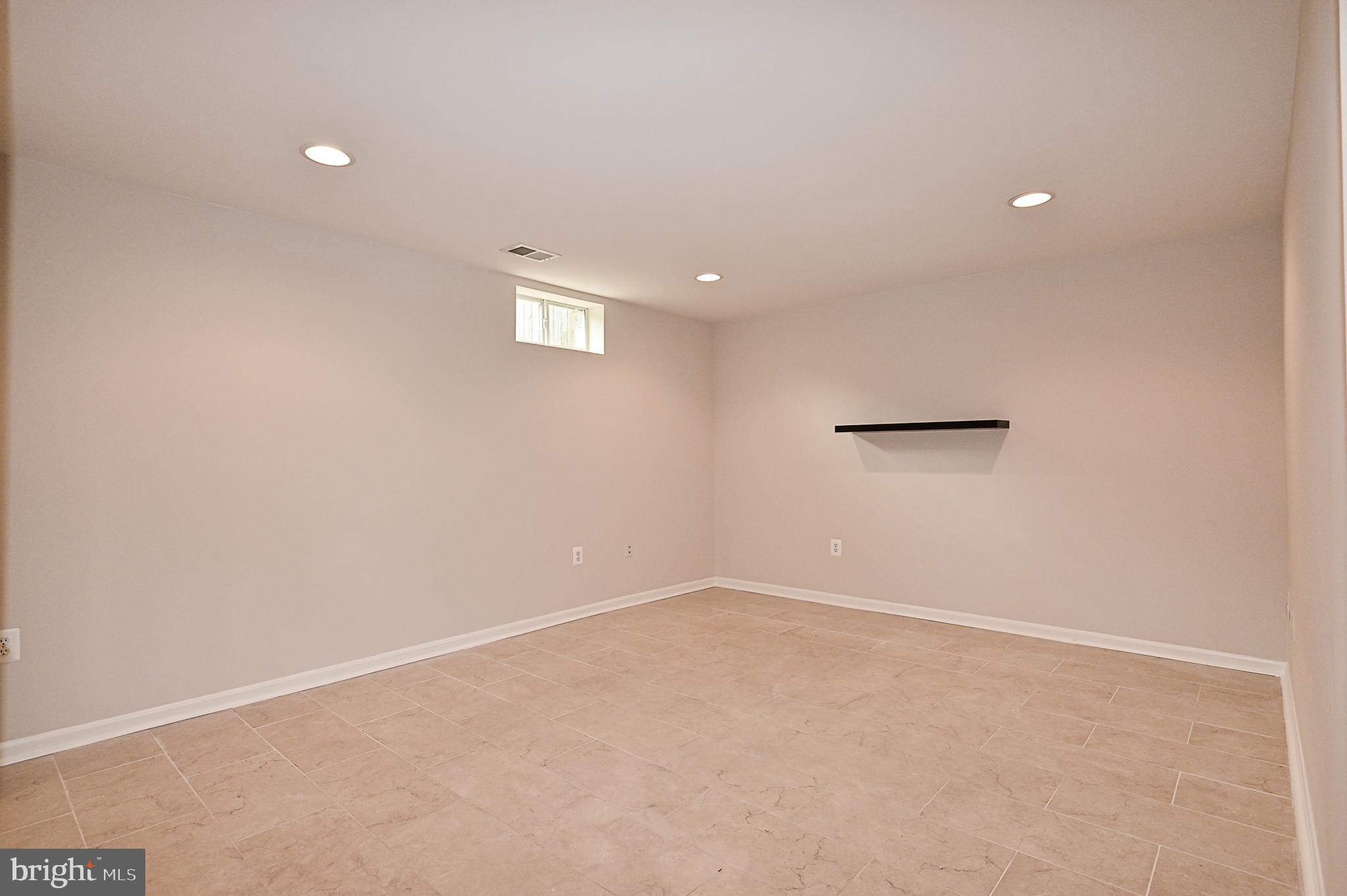 COURTS OF LAUREL CREST - Residential