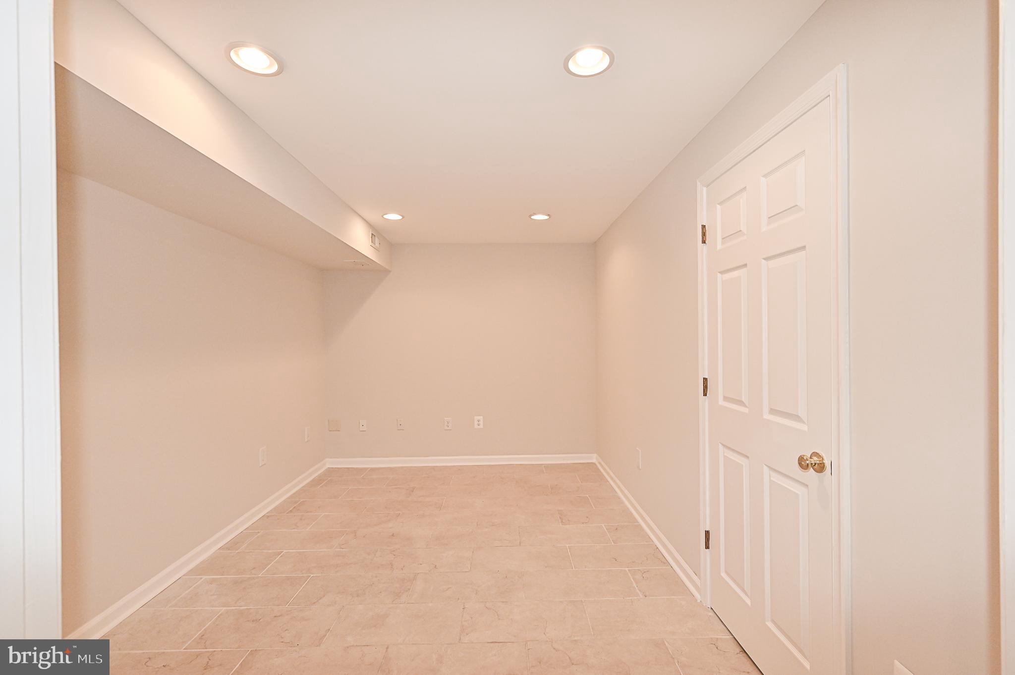 COURTS OF LAUREL CREST - Residential