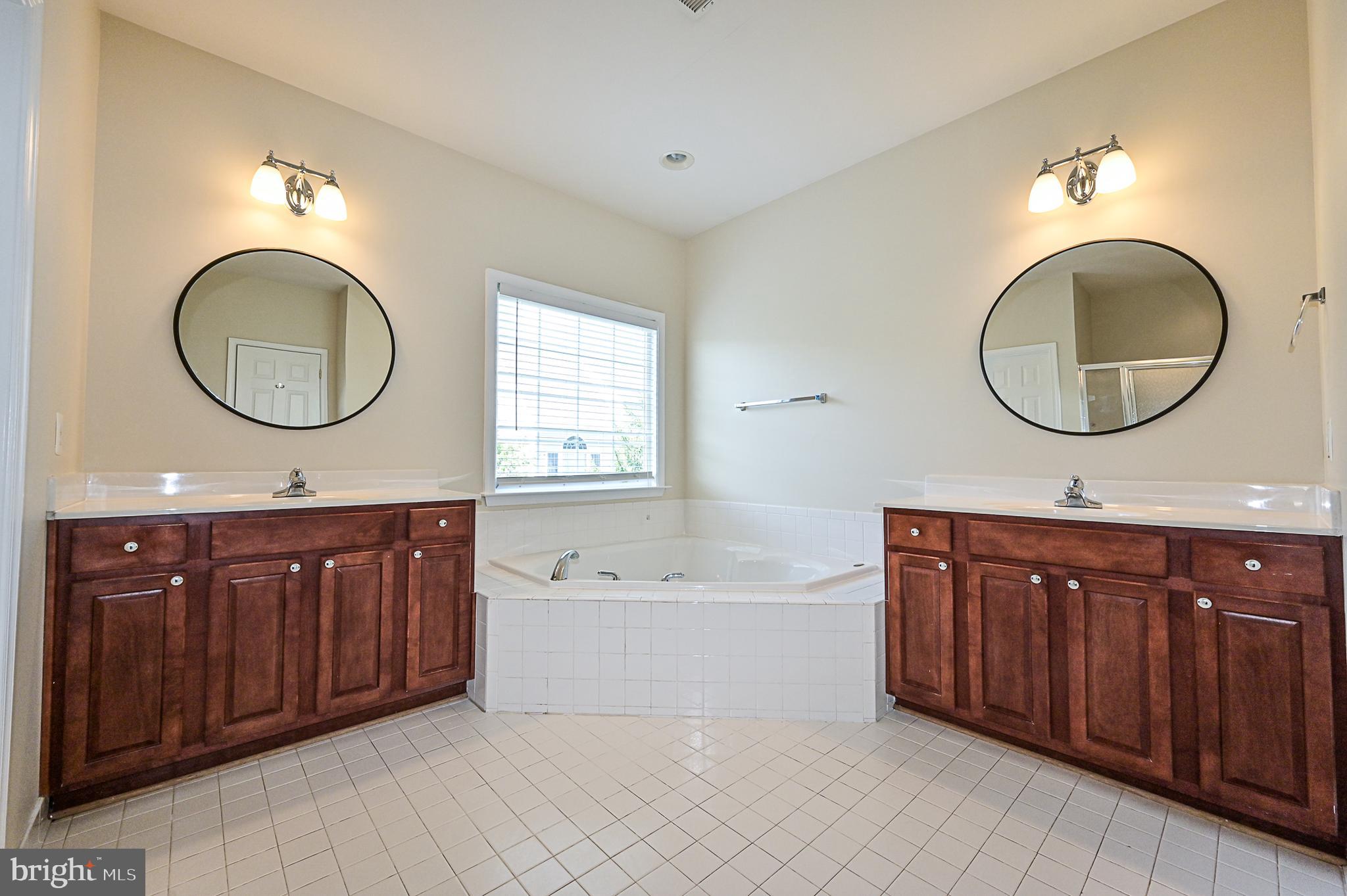 COURTS OF LAUREL CREST - Residential