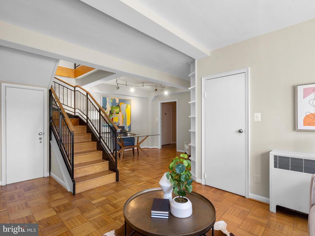 2500 Q STREET NW 318/218
