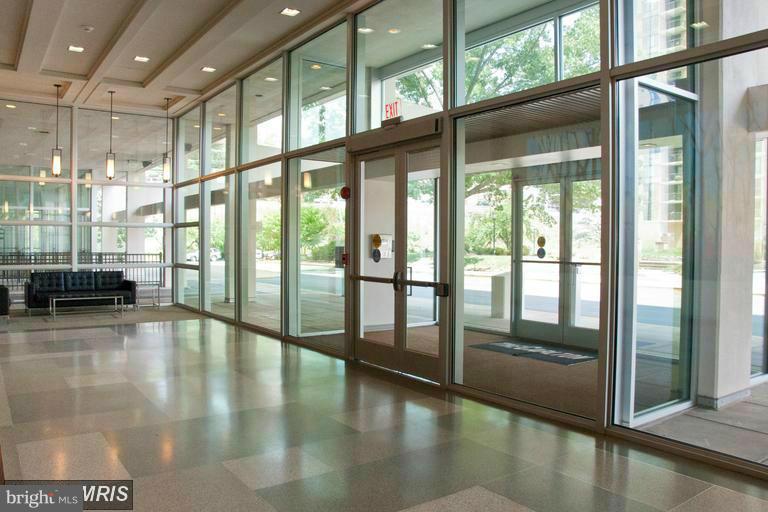 THE CARLTON - Residential