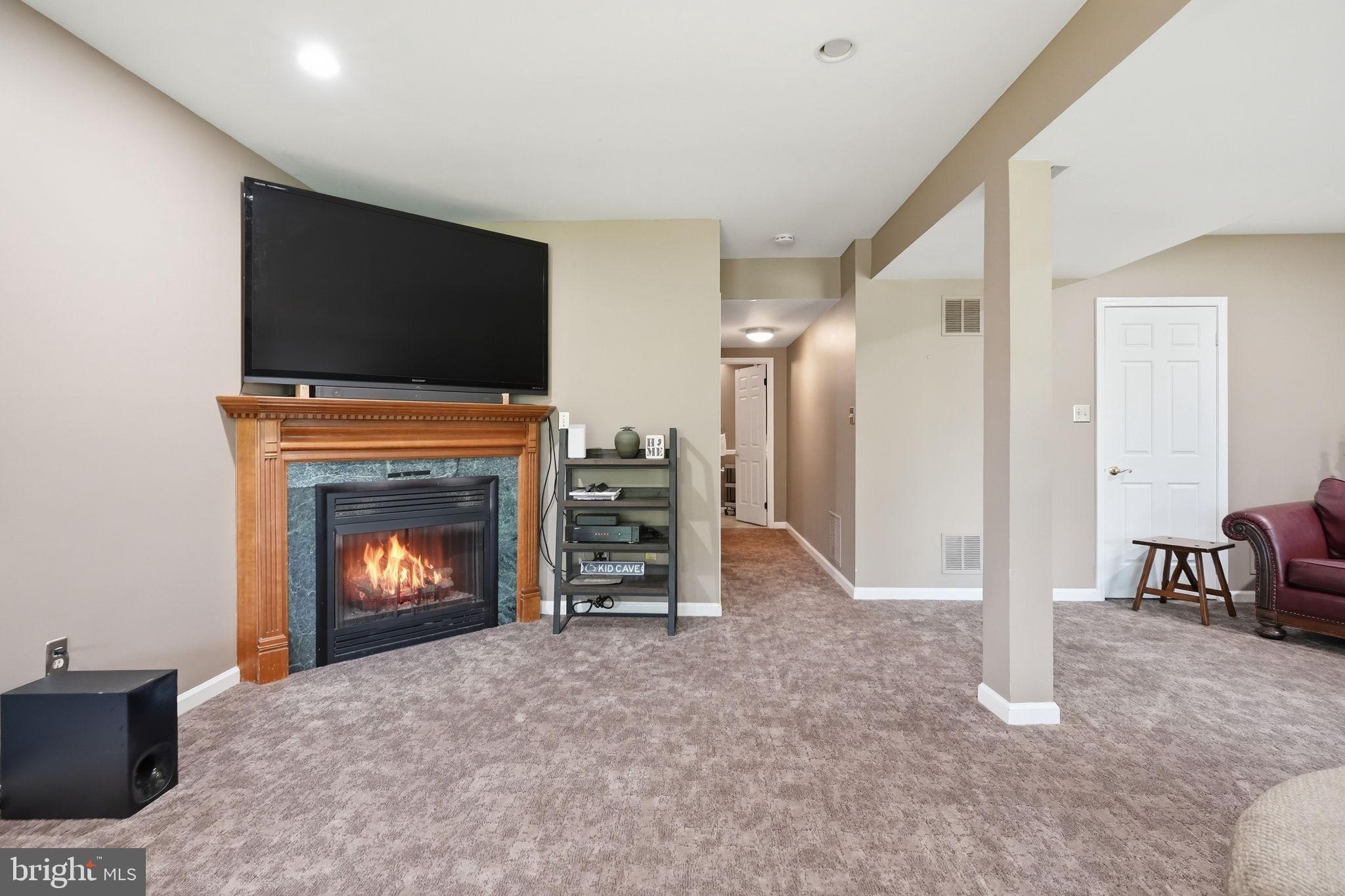 PONDS EDGE - Residential