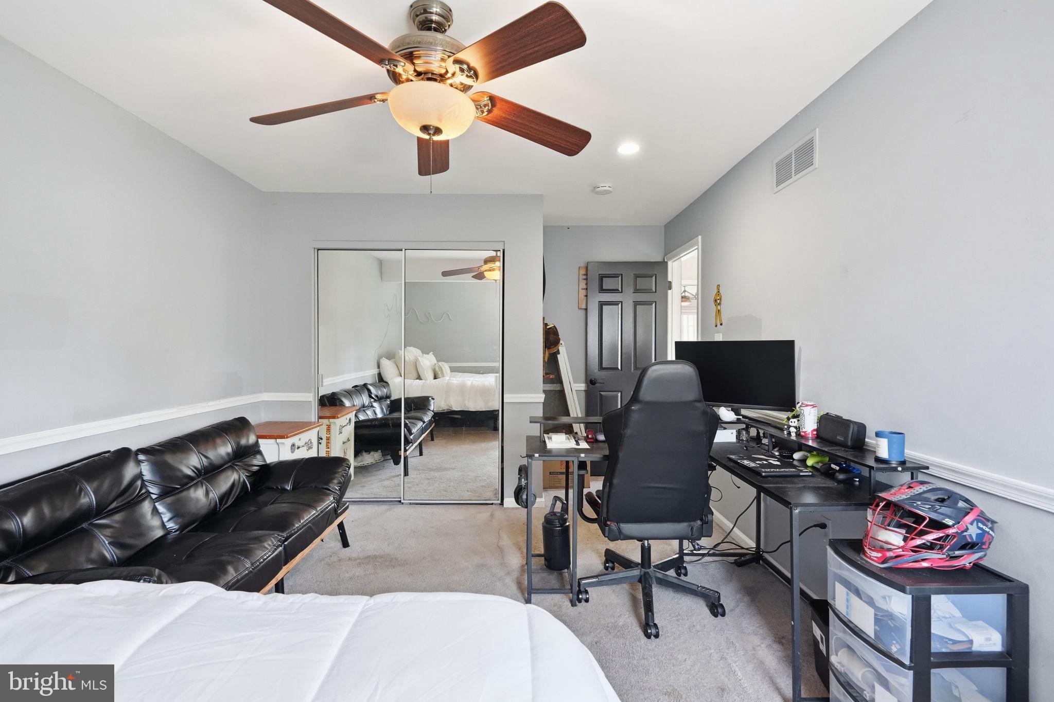 PONDS EDGE - Residential