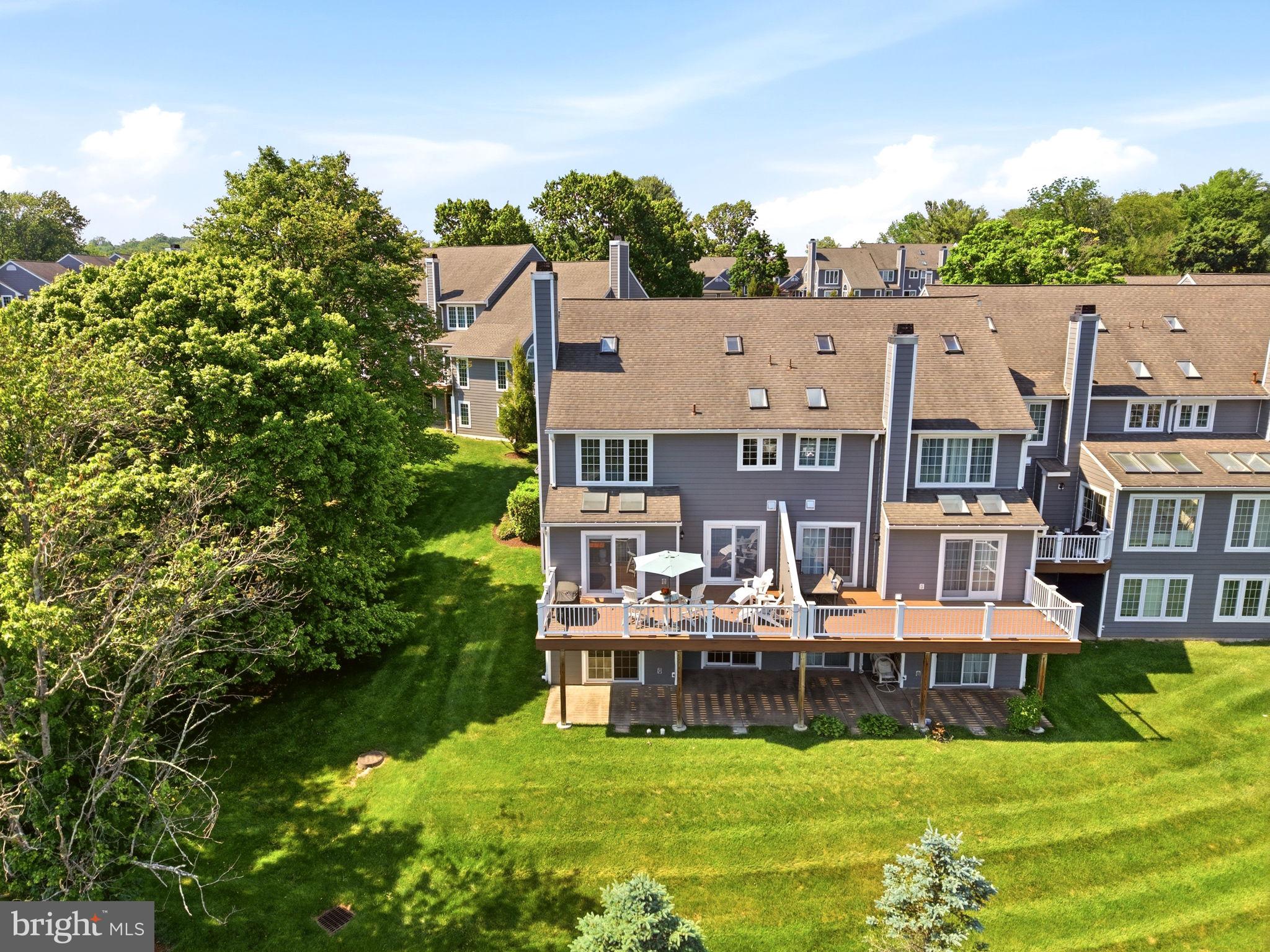 PONDS EDGE - Residential