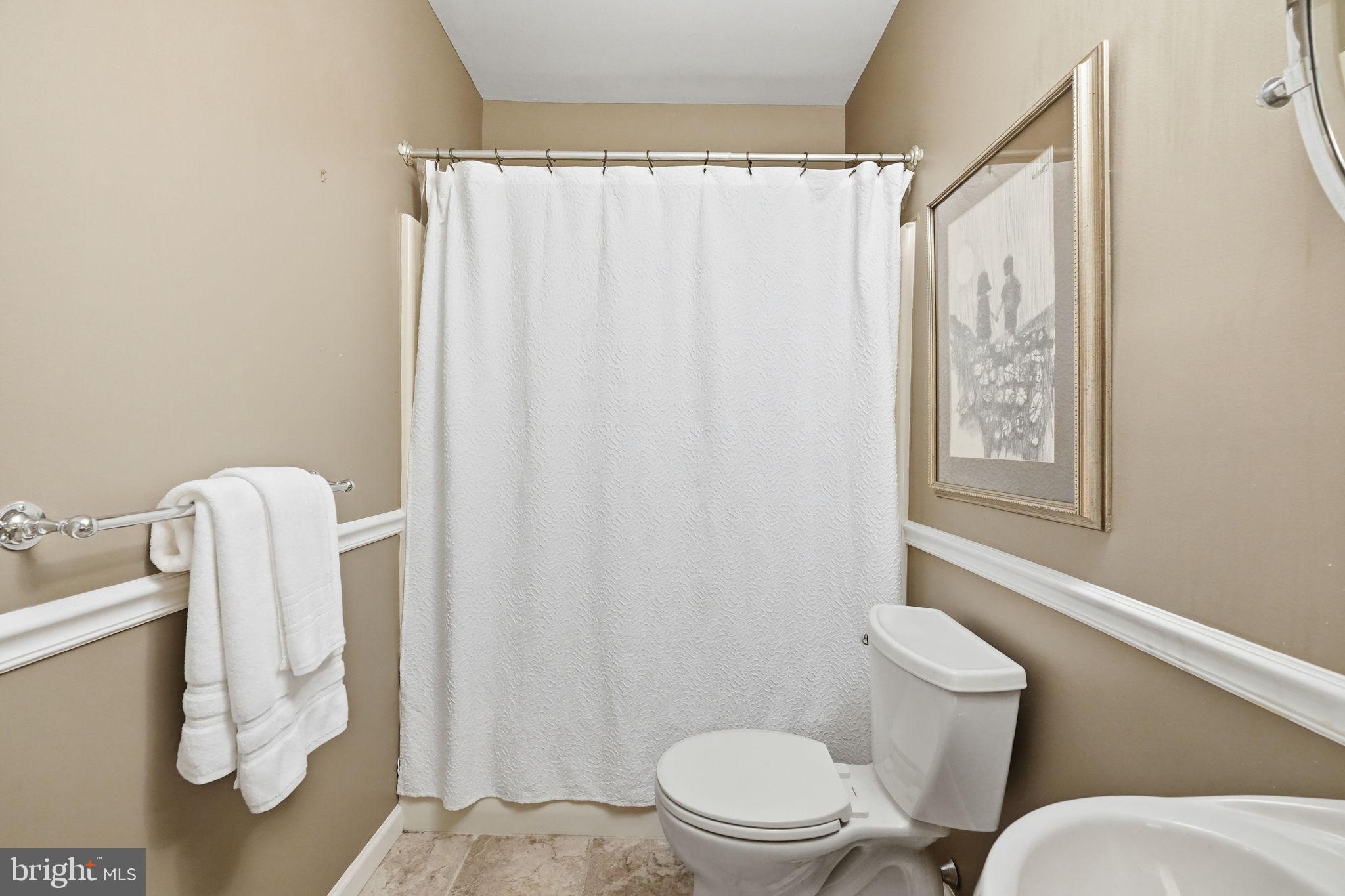 PONDS EDGE - Residential