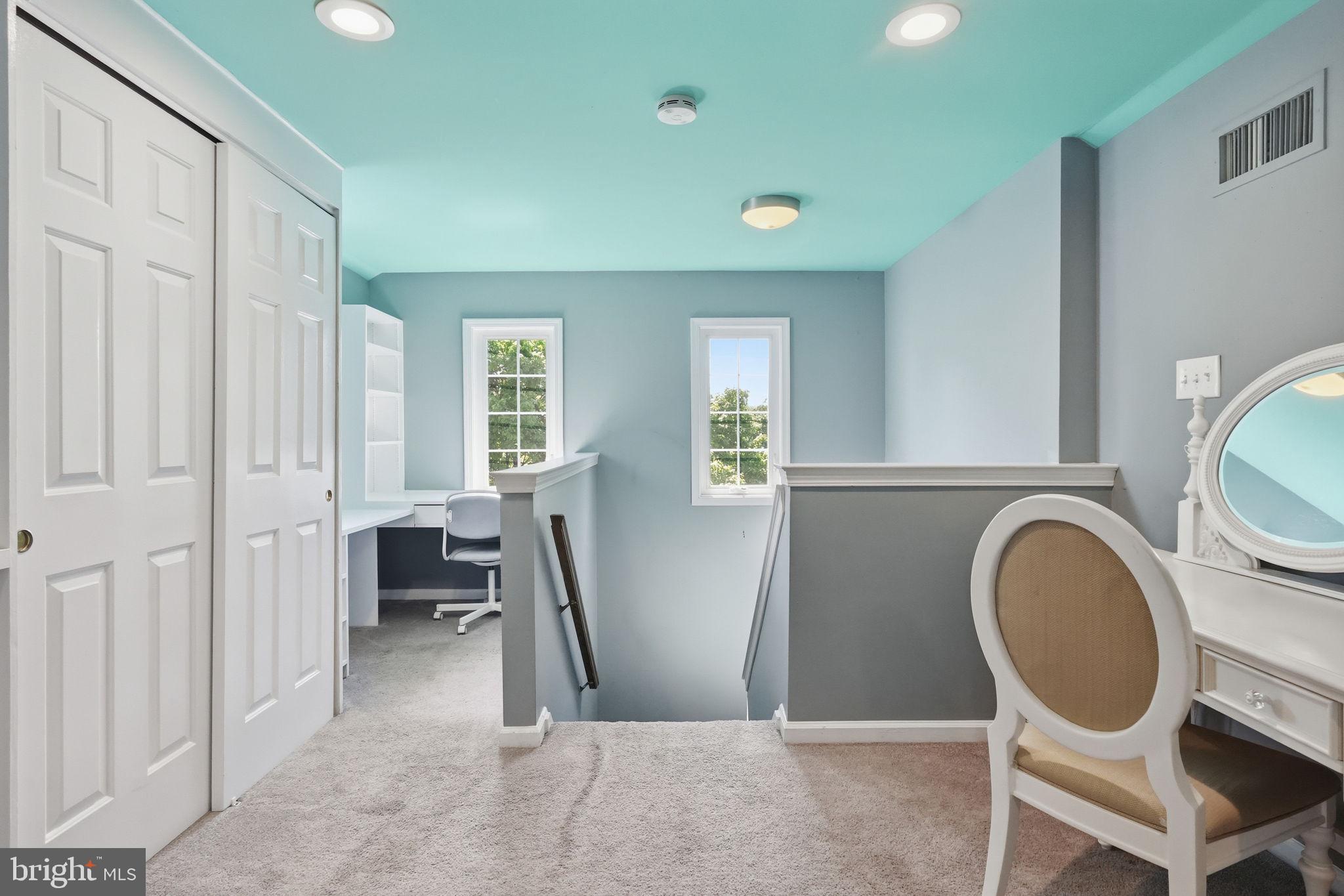 PONDS EDGE - Residential