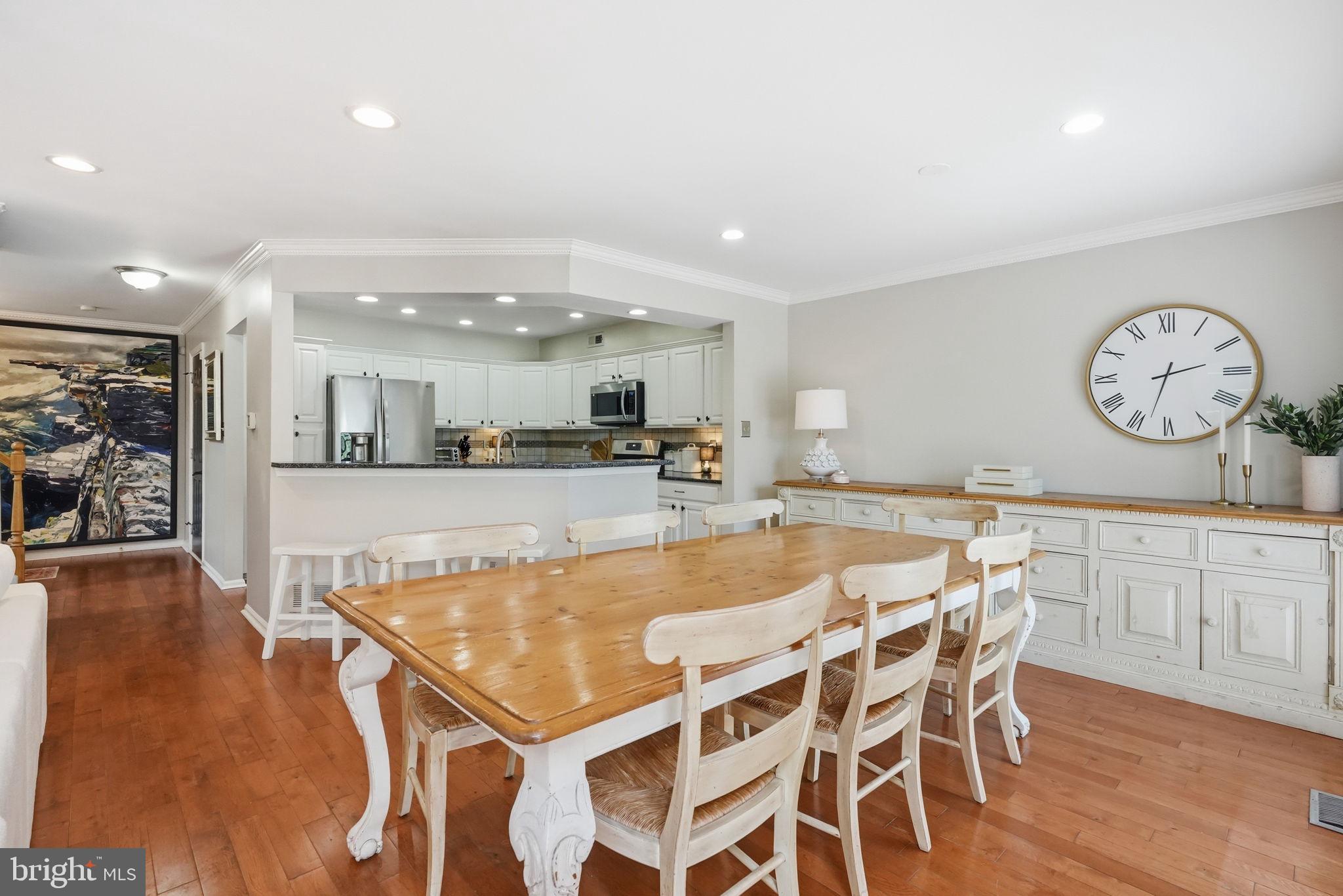 PONDS EDGE - Residential