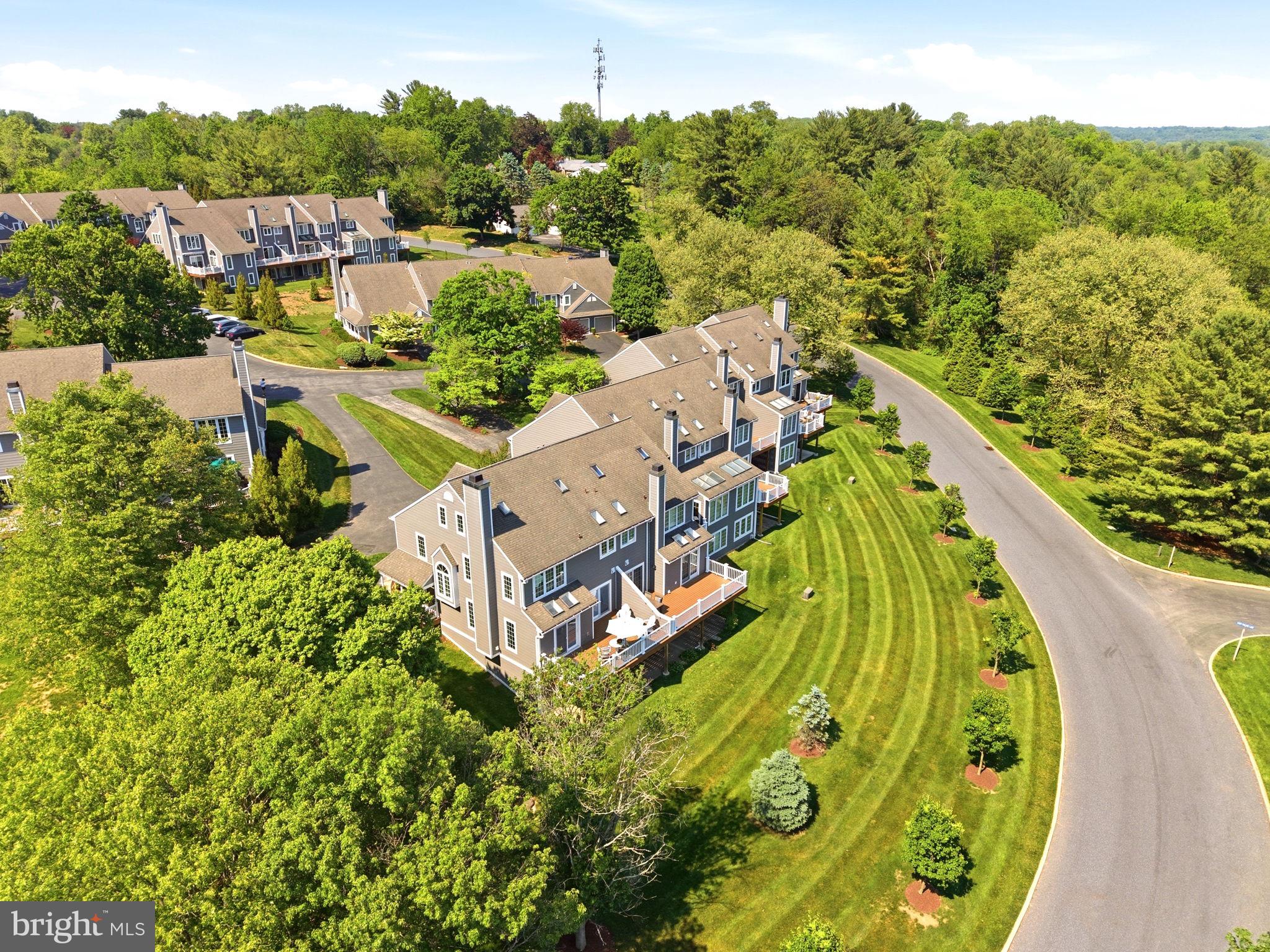 PONDS EDGE - Residential