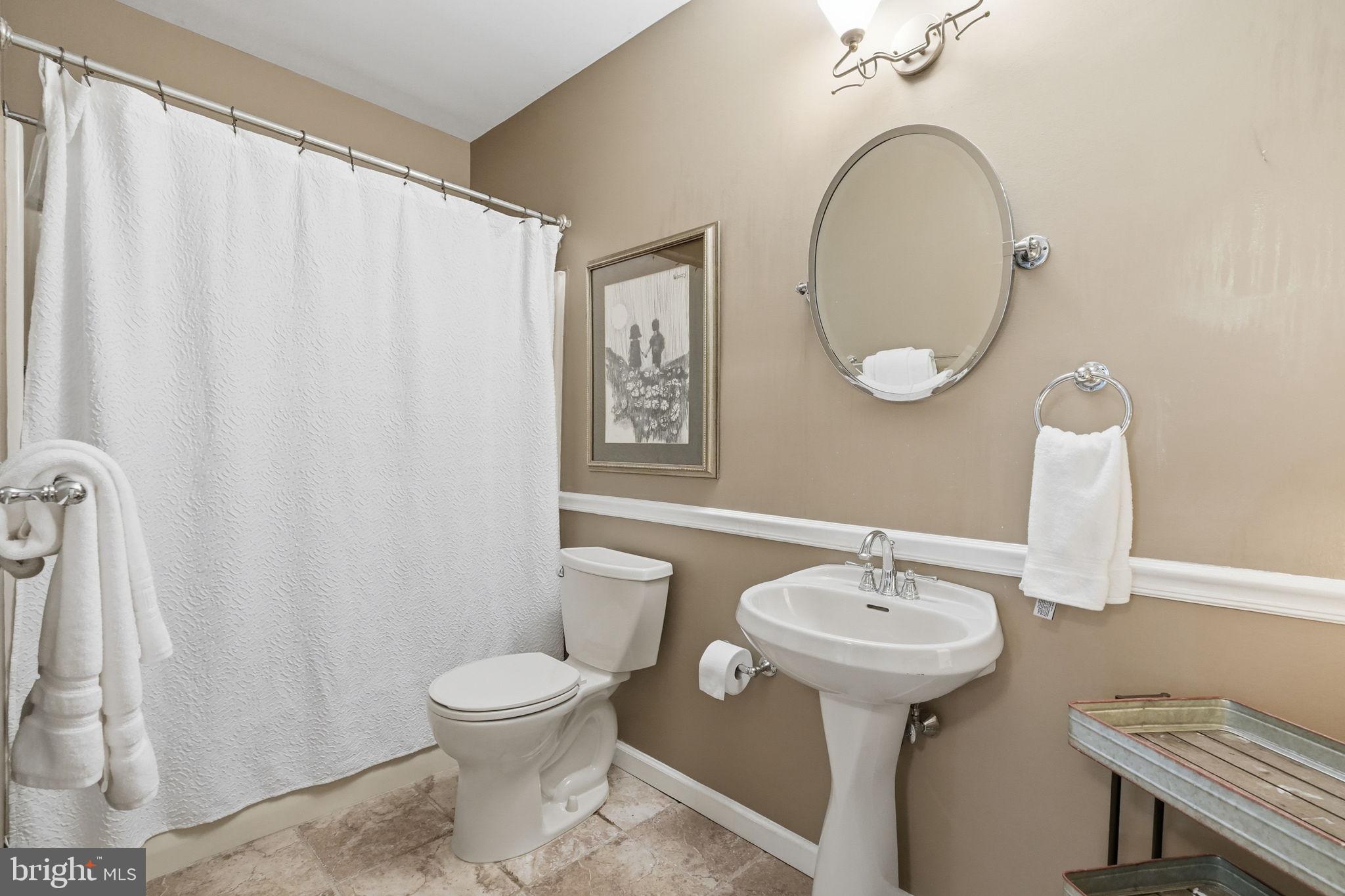 PONDS EDGE - Residential