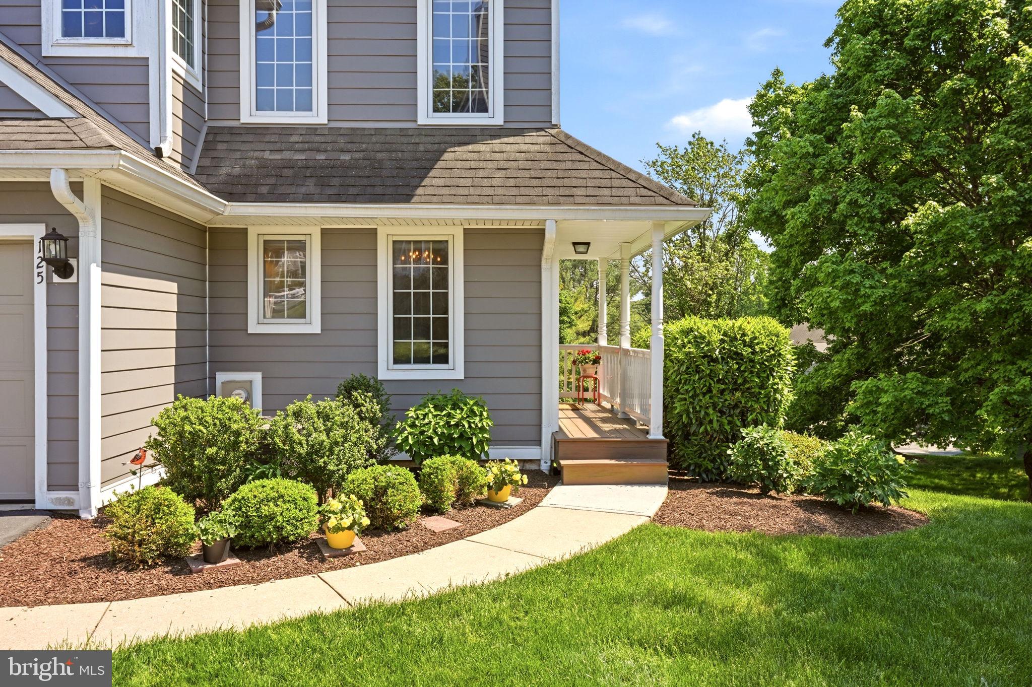 PONDS EDGE - Residential