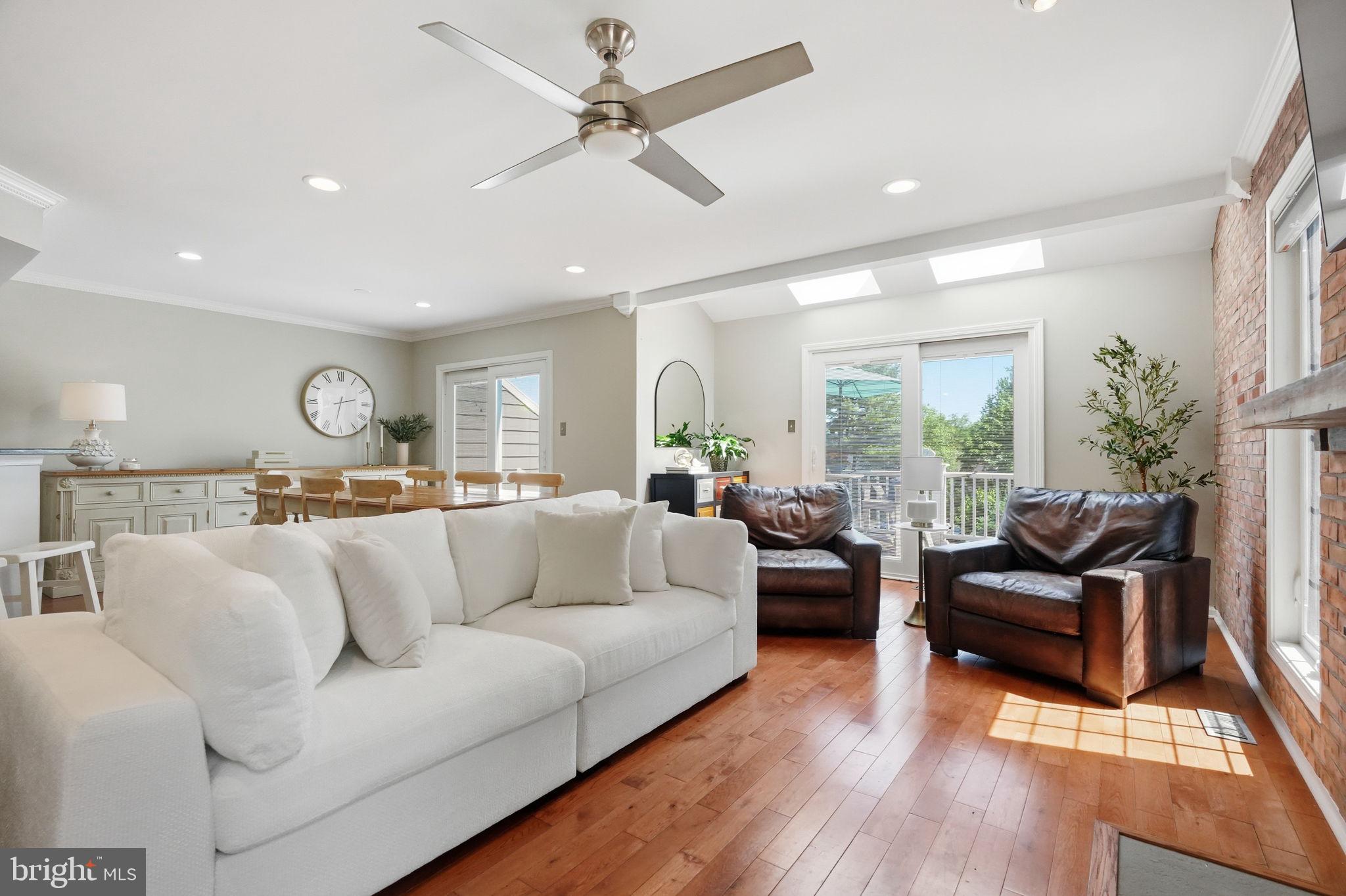 PONDS EDGE - Residential