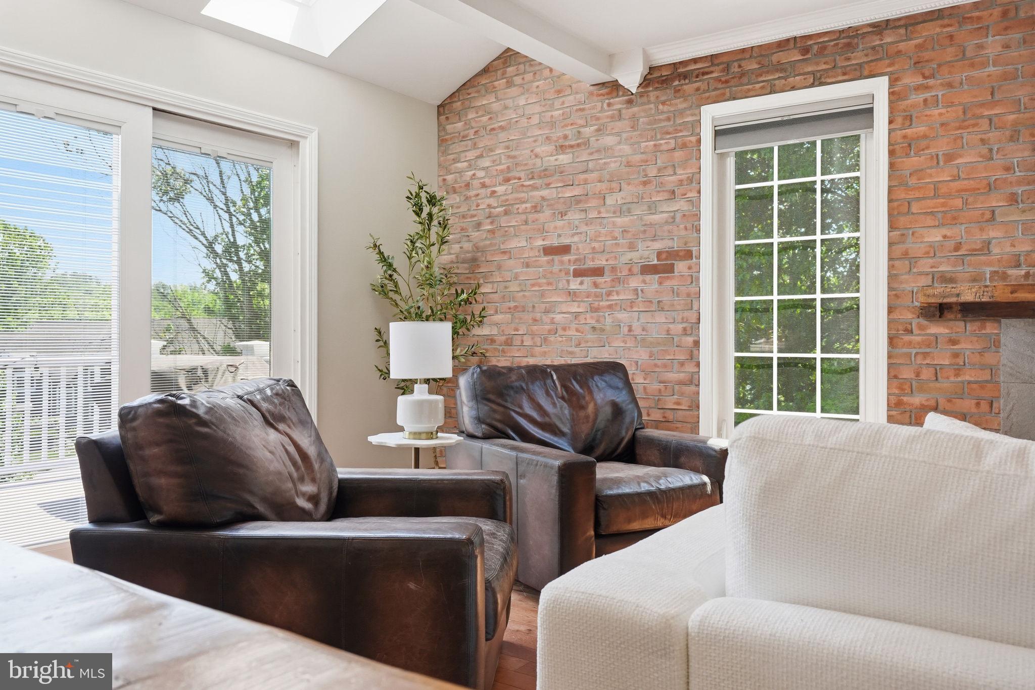 PONDS EDGE - Residential