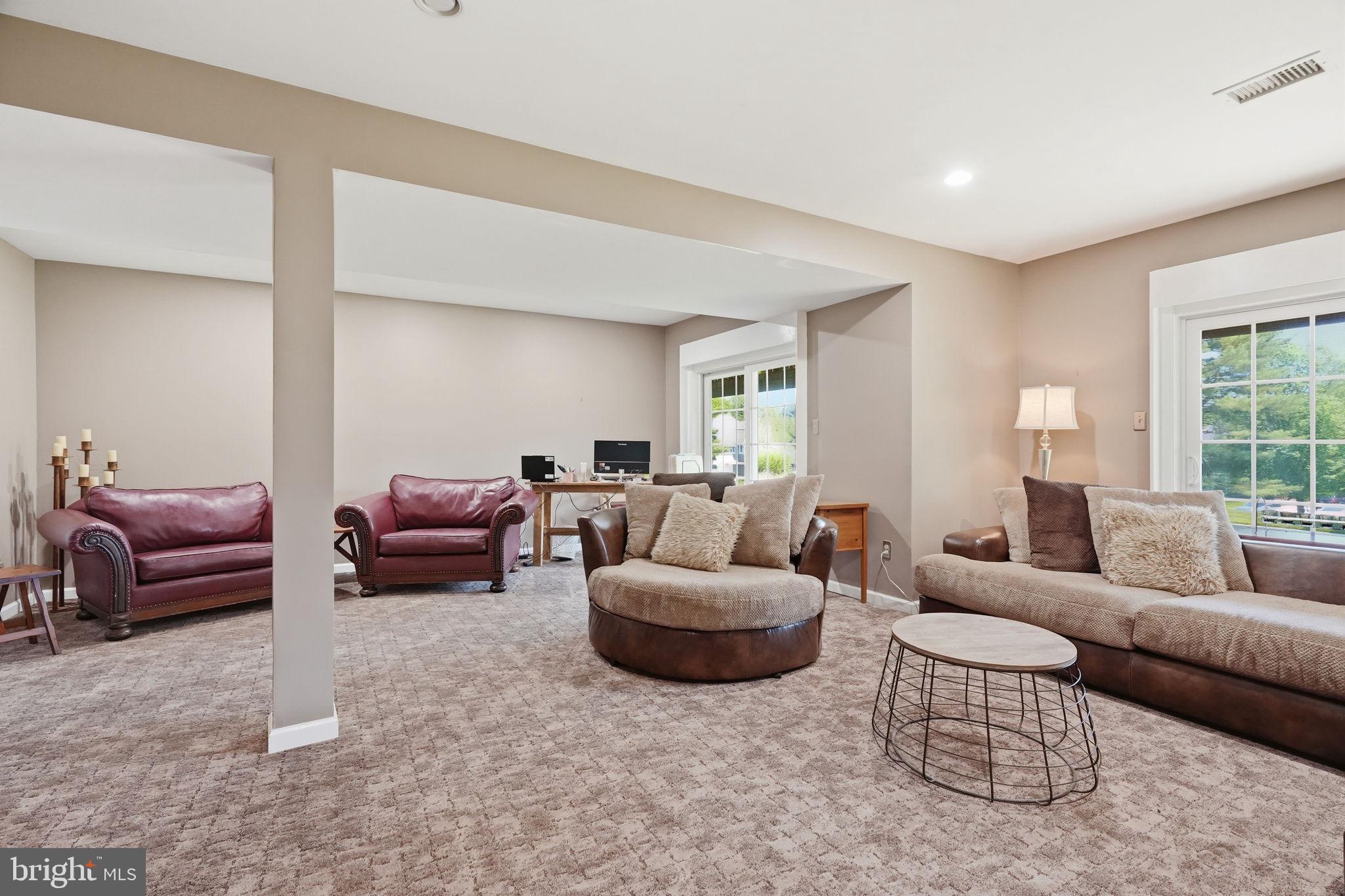 PONDS EDGE - Residential