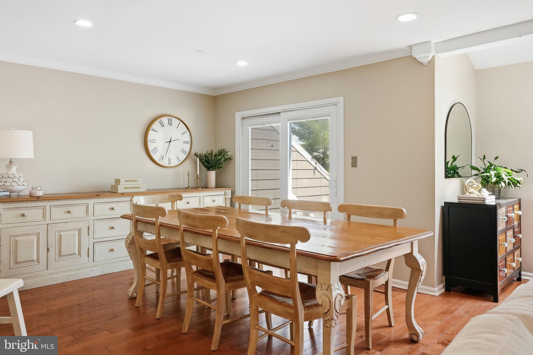 PONDS EDGE - Residential