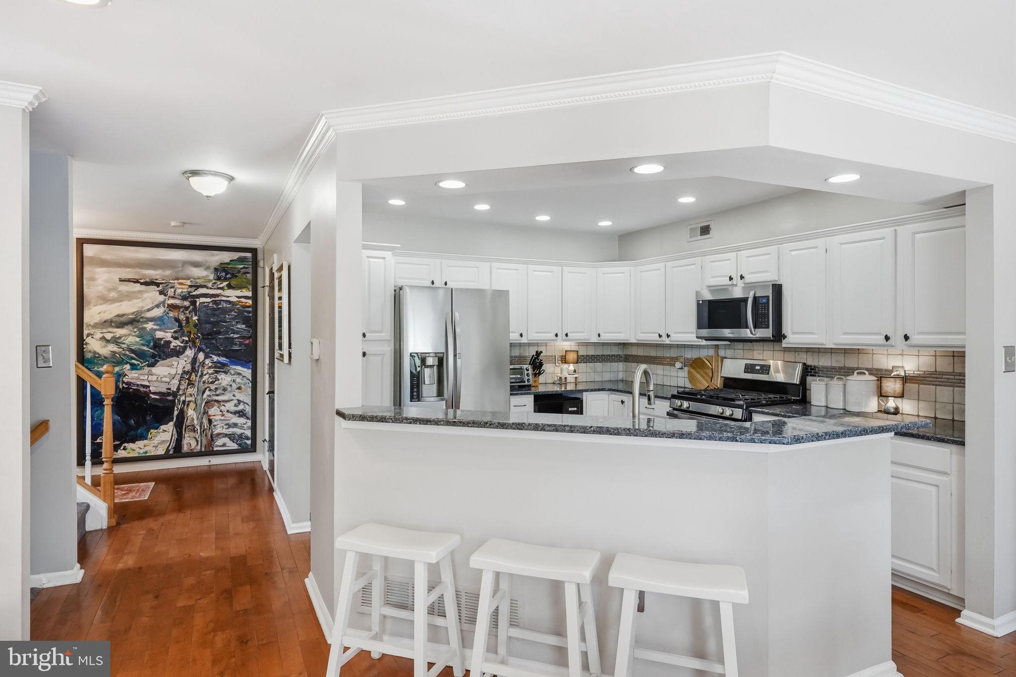 PONDS EDGE - Residential