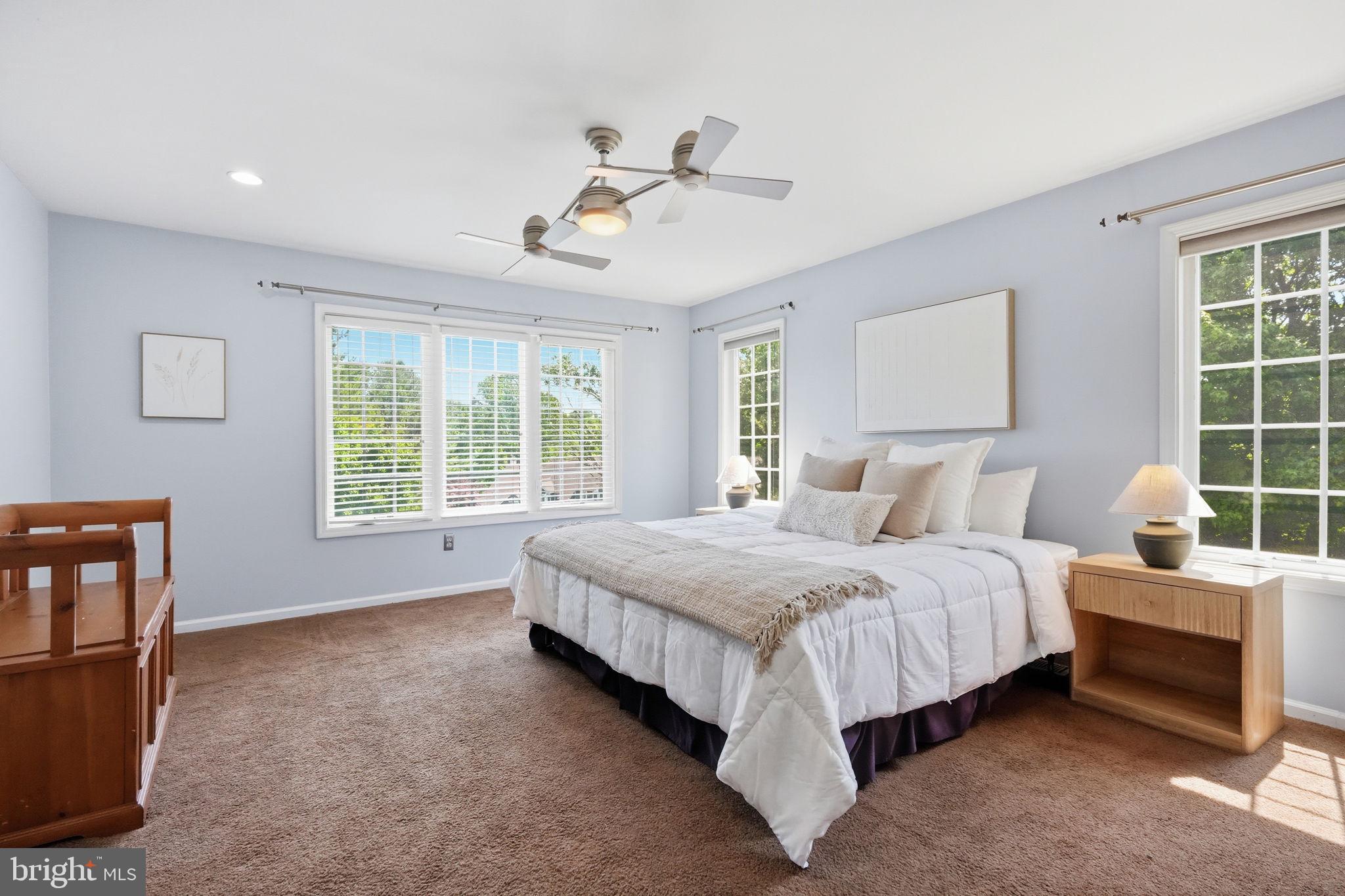 PONDS EDGE - Residential