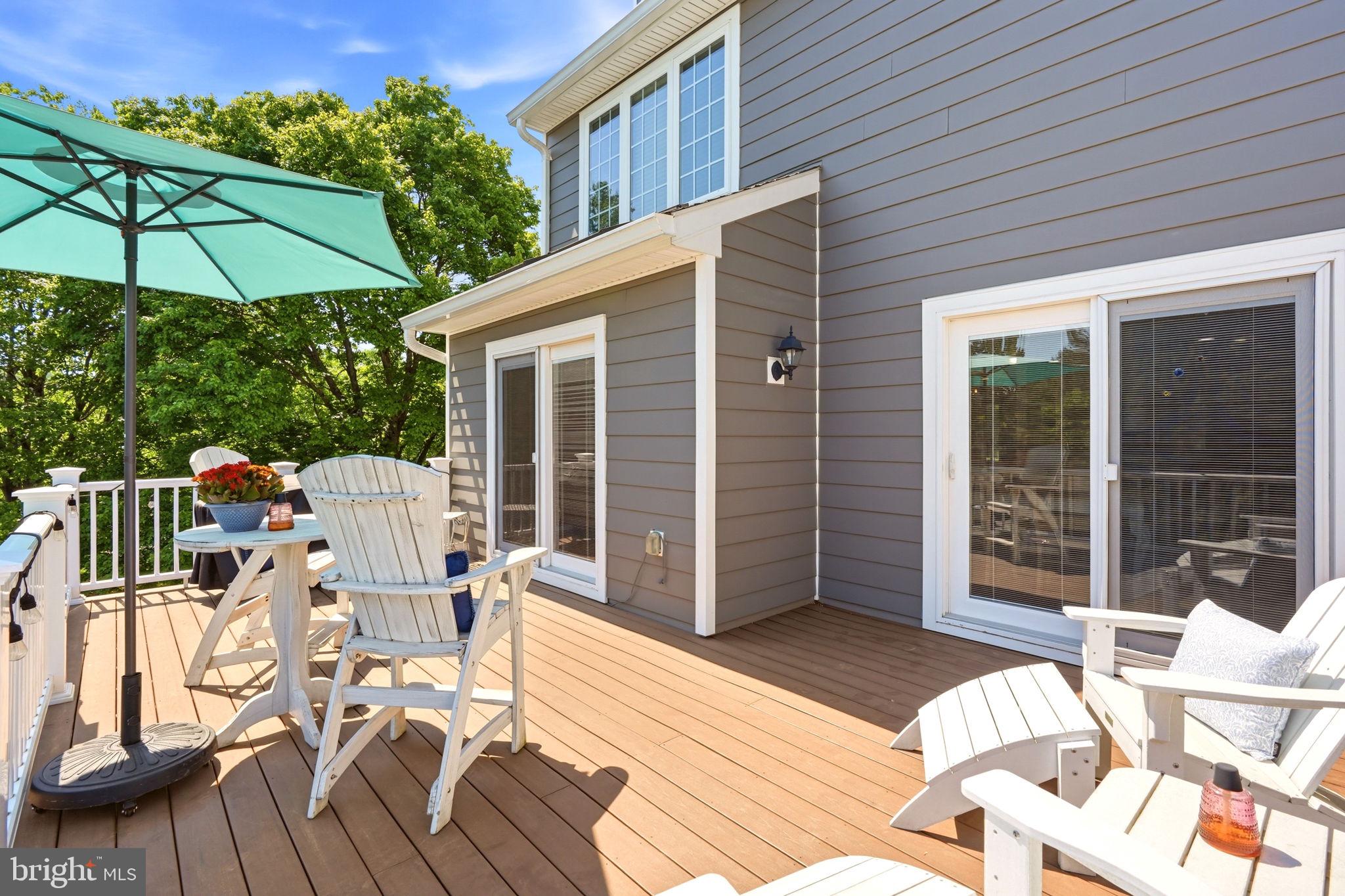 PONDS EDGE - Residential