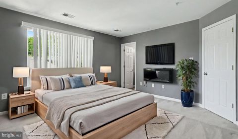 Townhouse For Sale - 902 Vauxhall Rd<br/> HYATTSVILLE, MD 20785