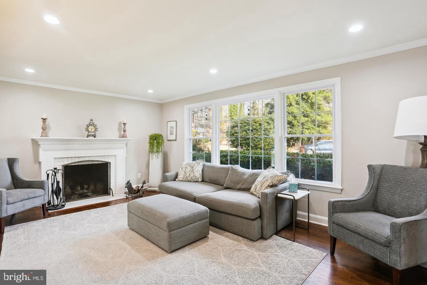 WOODHAVEN - Residential Lease