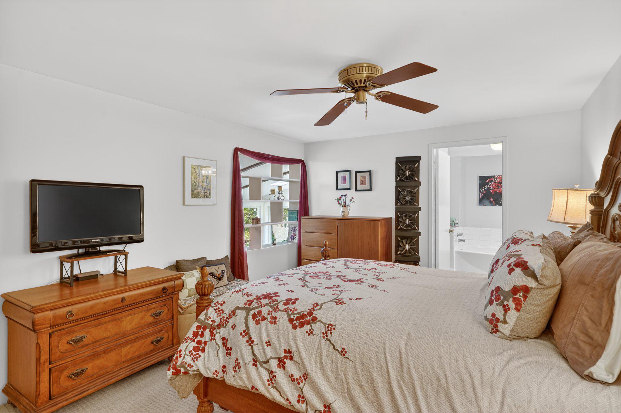 QUINCE ORCHARD KNOLLS - Residential