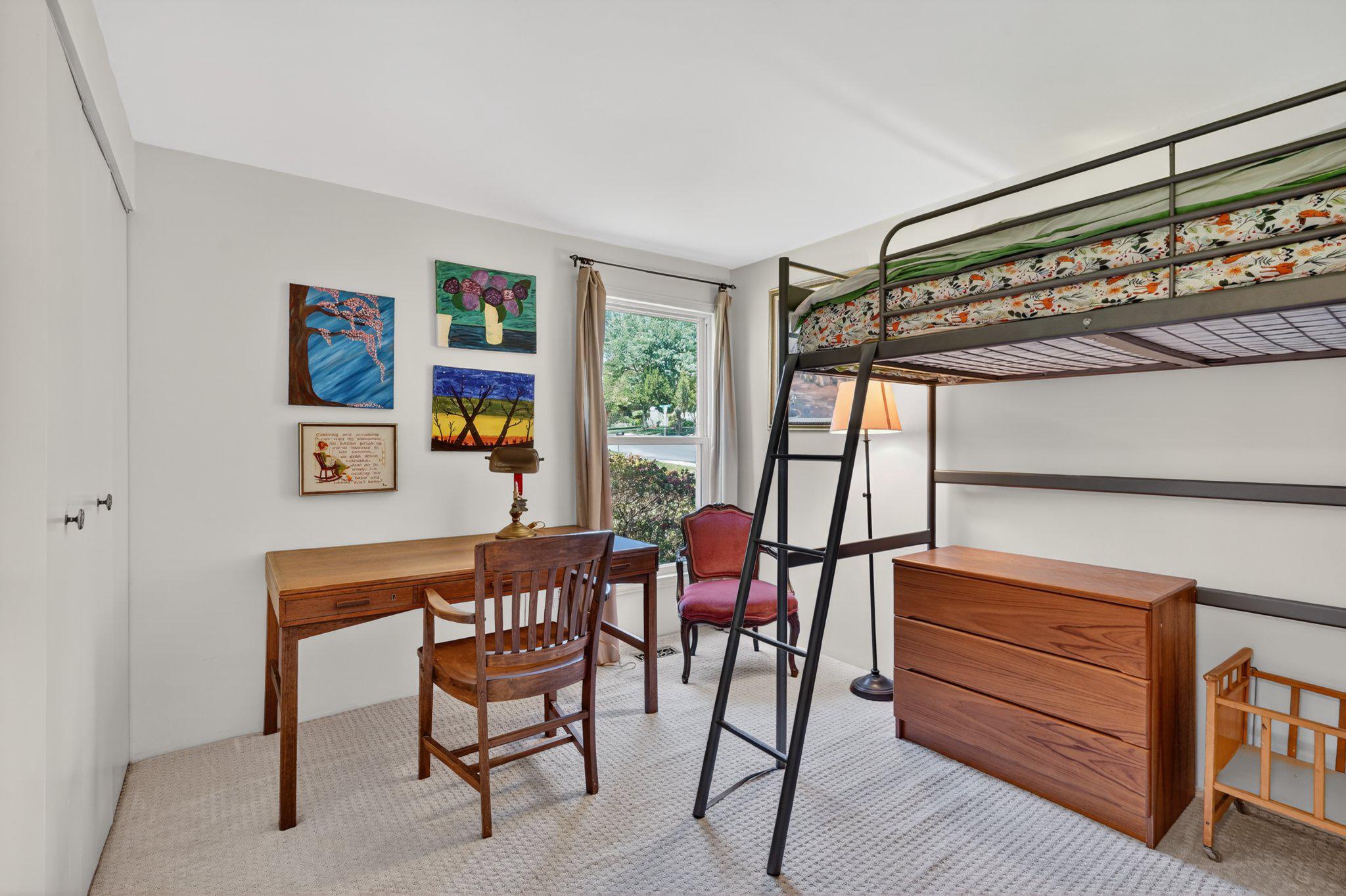 QUINCE ORCHARD KNOLLS - Residential