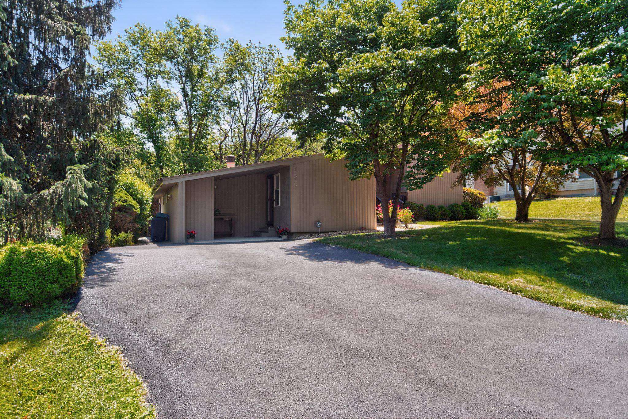 QUINCE ORCHARD KNOLLS - Residential