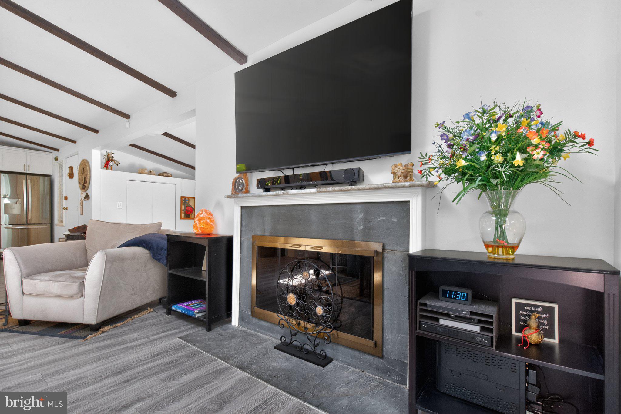 QUINCE ORCHARD KNOLLS - Residential