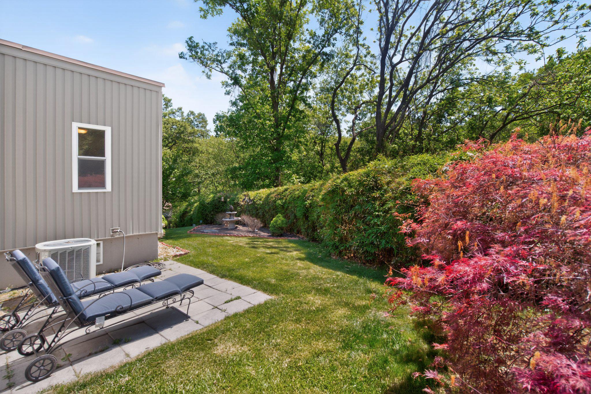 QUINCE ORCHARD KNOLLS - Residential