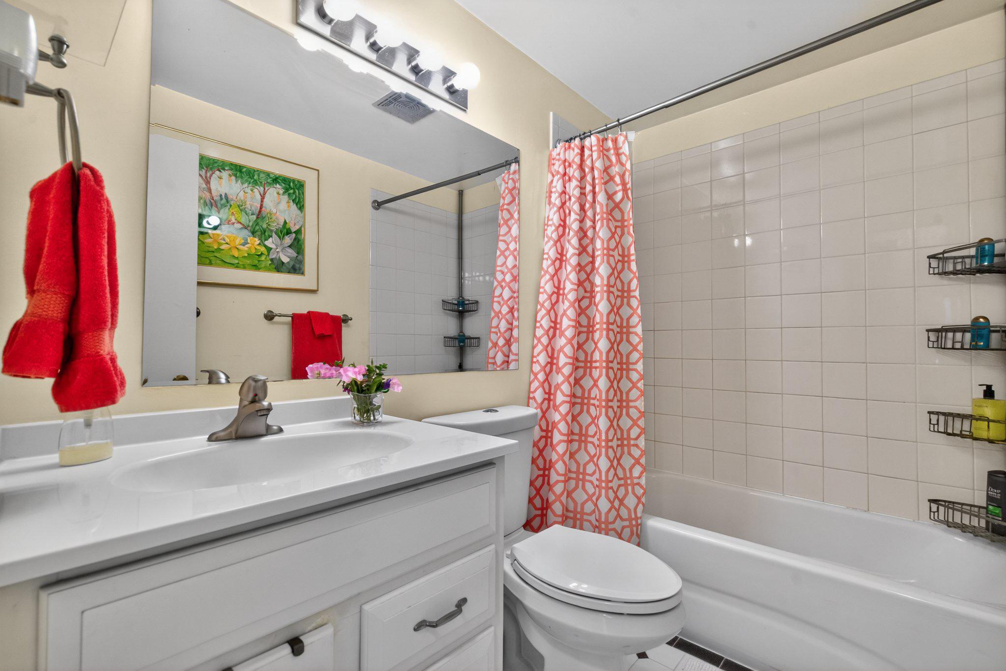 QUINCE ORCHARD KNOLLS - Residential