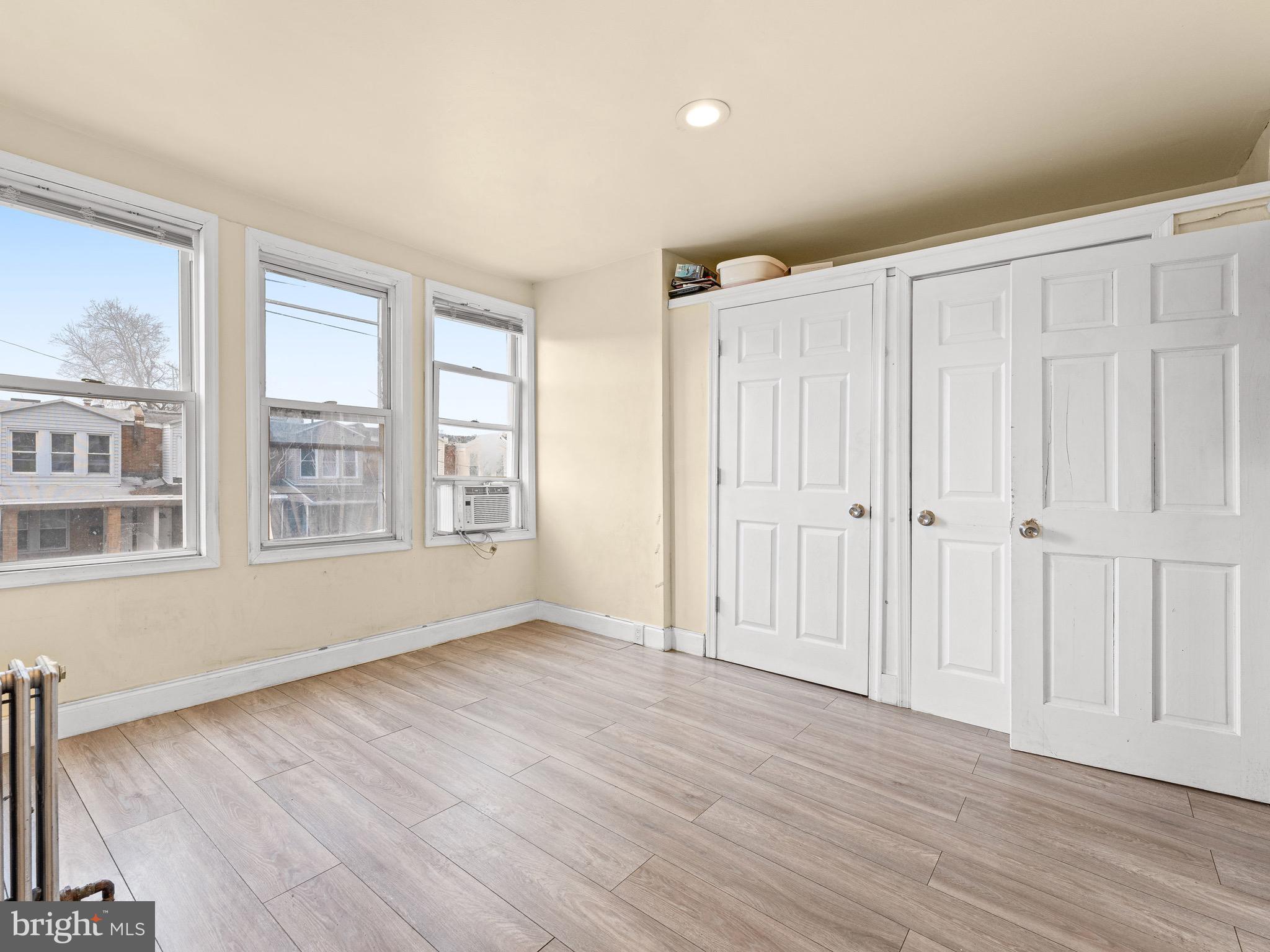 PHILADELPHIA (NORTHEAST) - Residential