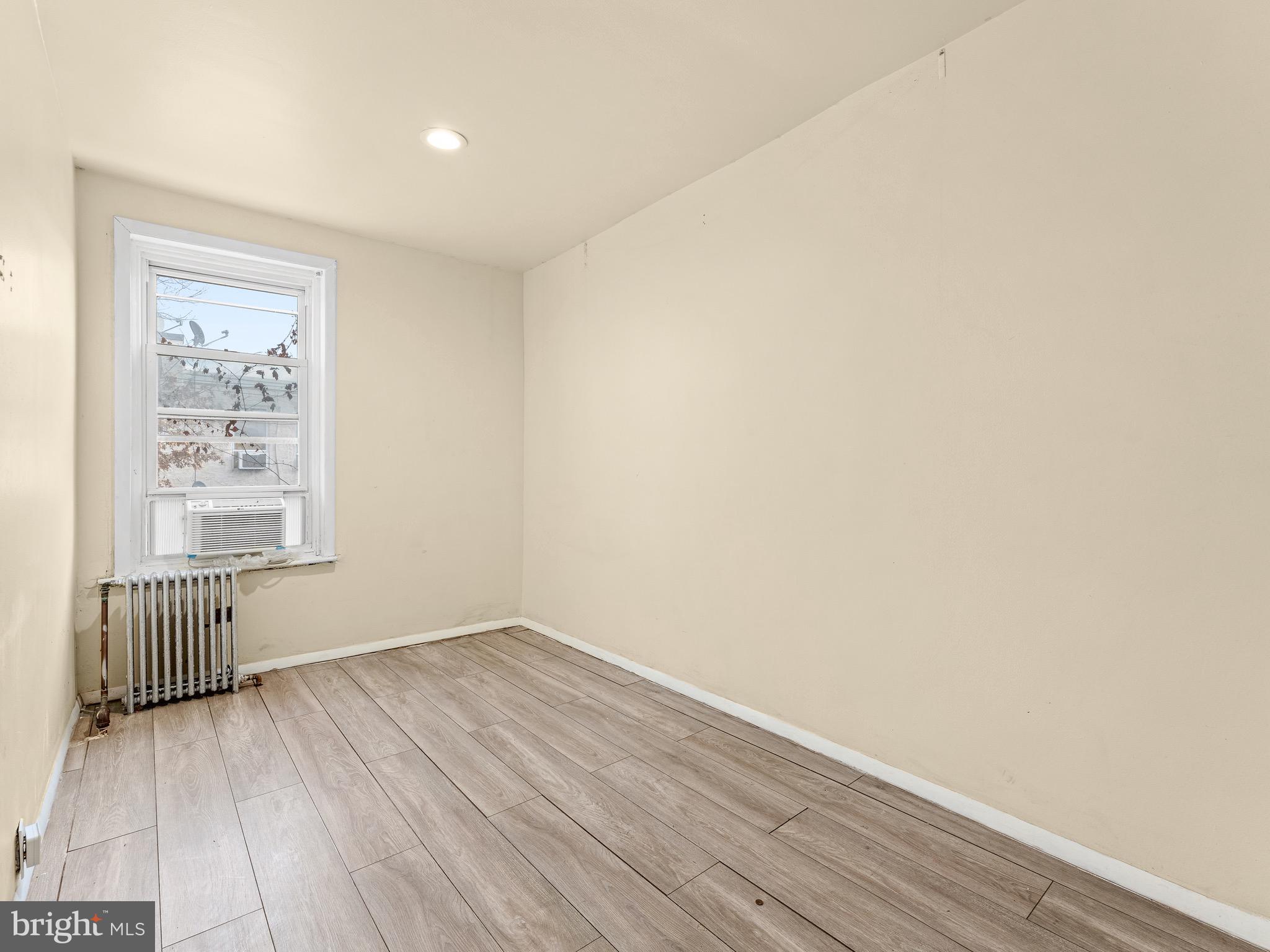 PHILADELPHIA (NORTHEAST) - Residential