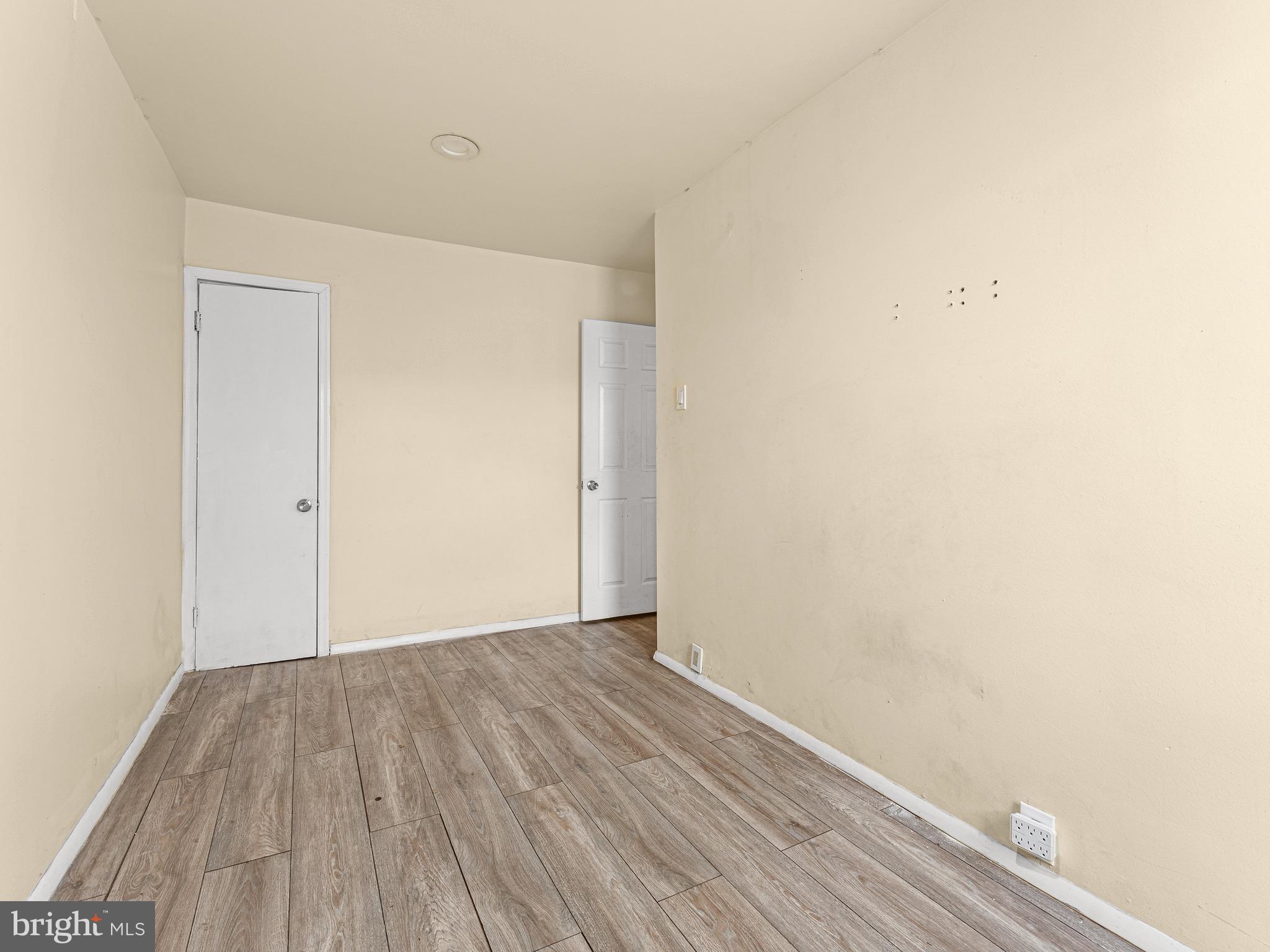 PHILADELPHIA (NORTHEAST) - Residential