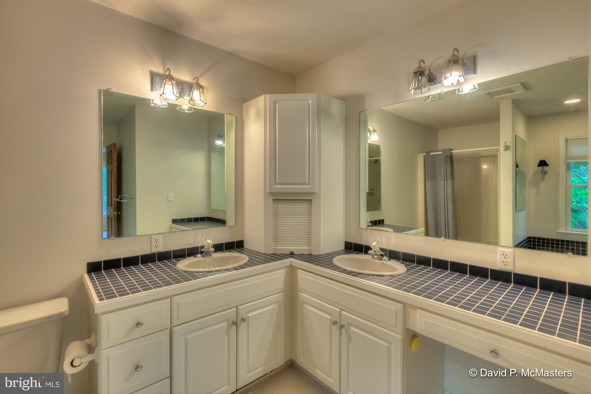 NOLLVILLE MANOR - Residential