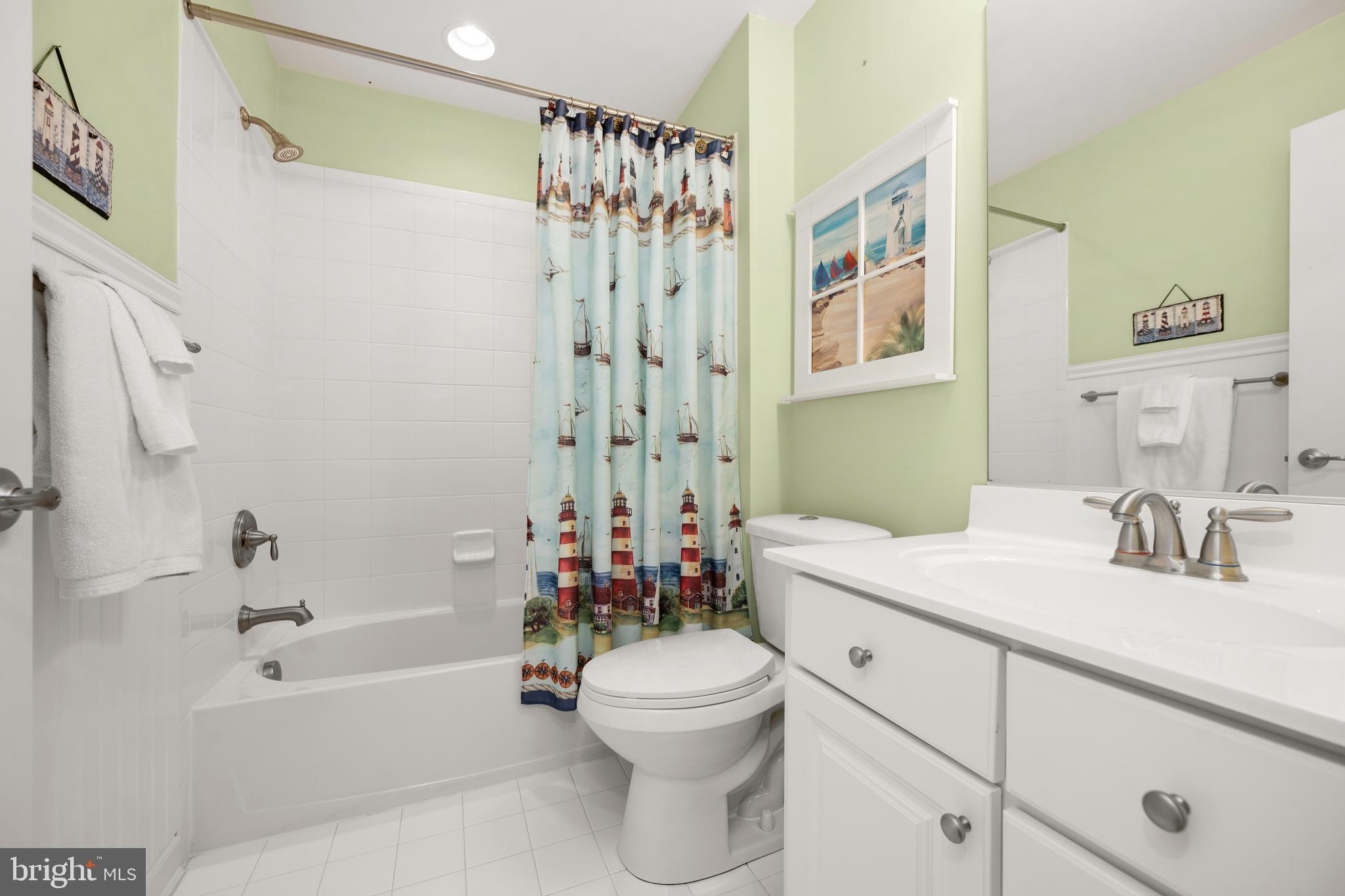 CANARY CREEK - Residential