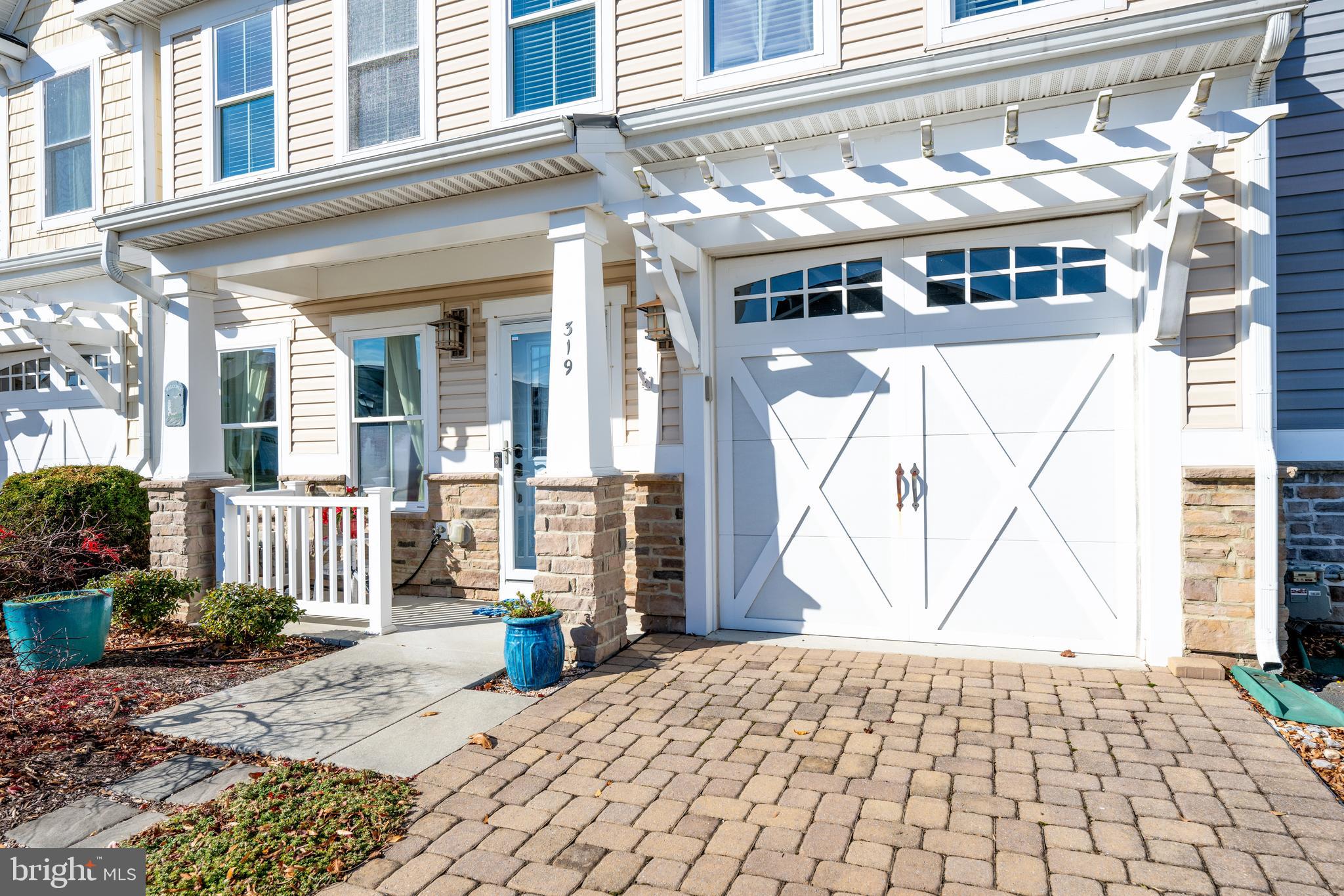 CANARY CREEK - Residential