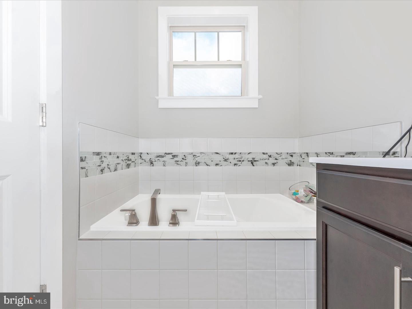 TUSCARORA CREEK - Residential Lease