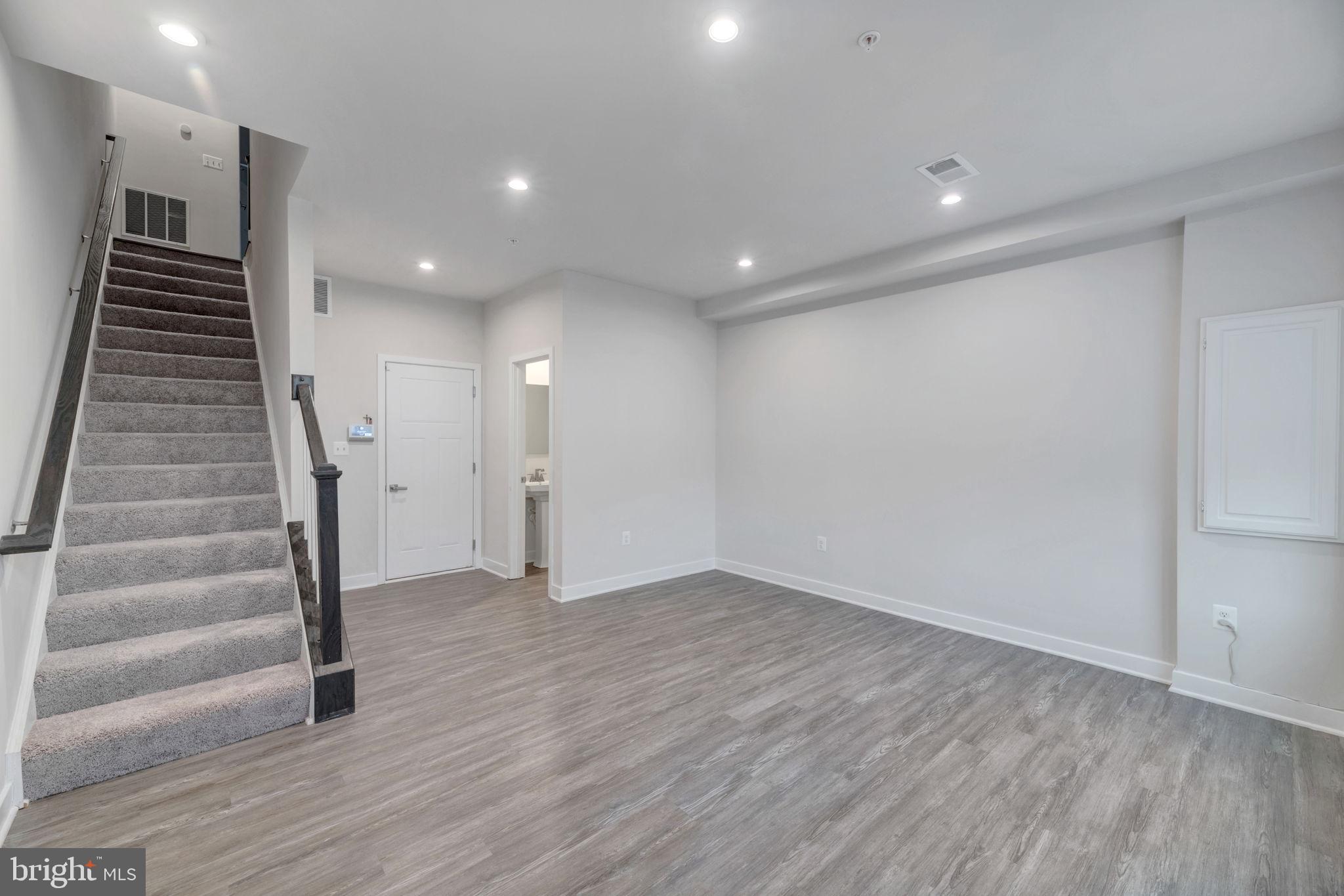 SUMMERFIELD - Residential Lease