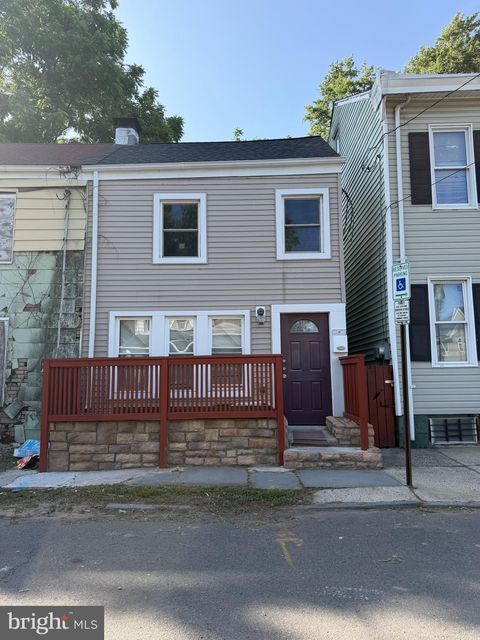 Townhouse For Sale - 77 Breunig Avenue<br/> TRENTON, NJ 08638