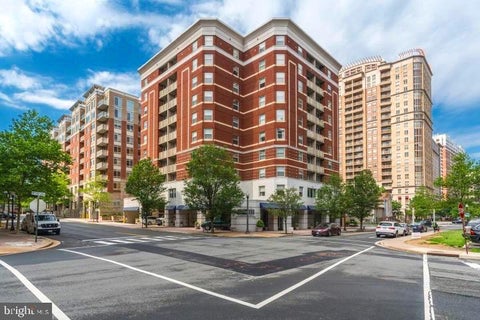 Photo of 880 N Pollard Street #222, ARLINGTON, VA 22203 (MLS # VAAR2074726)